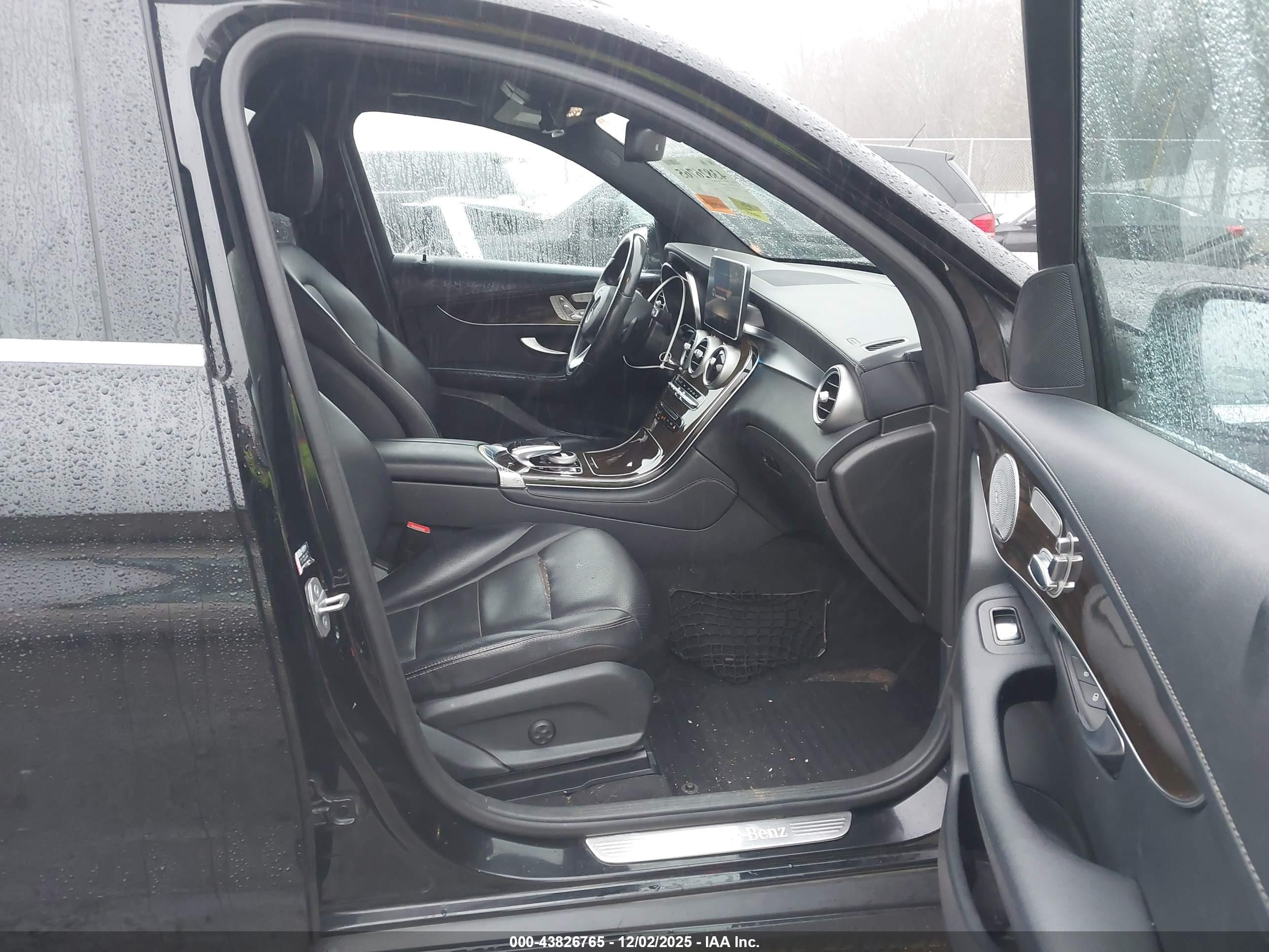 MERCEDES-BENZ GLC image 5