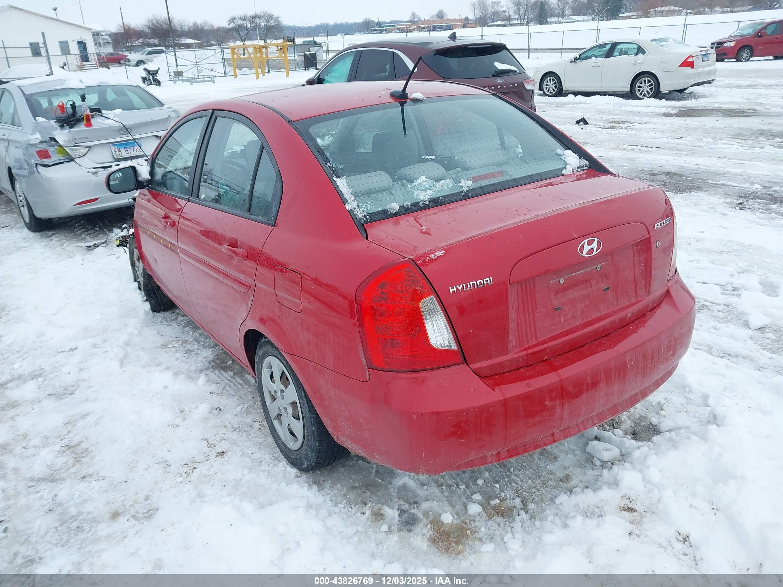HYUNDAI ACCENT image 3