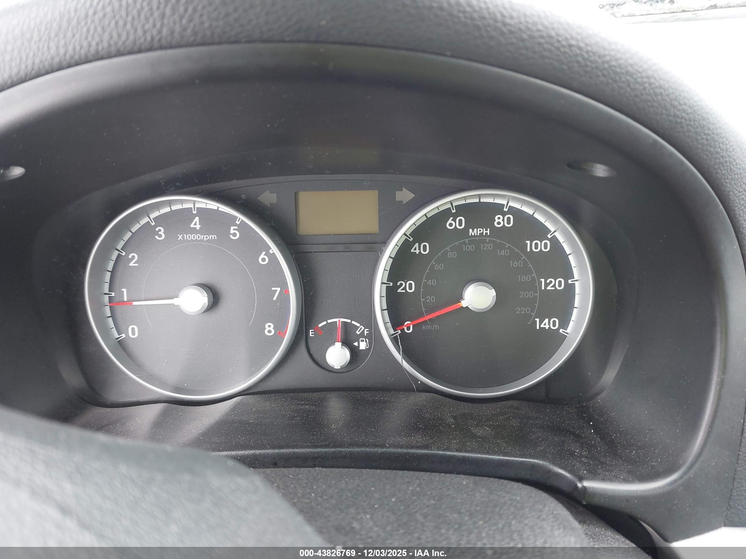 HYUNDAI ACCENT image 7