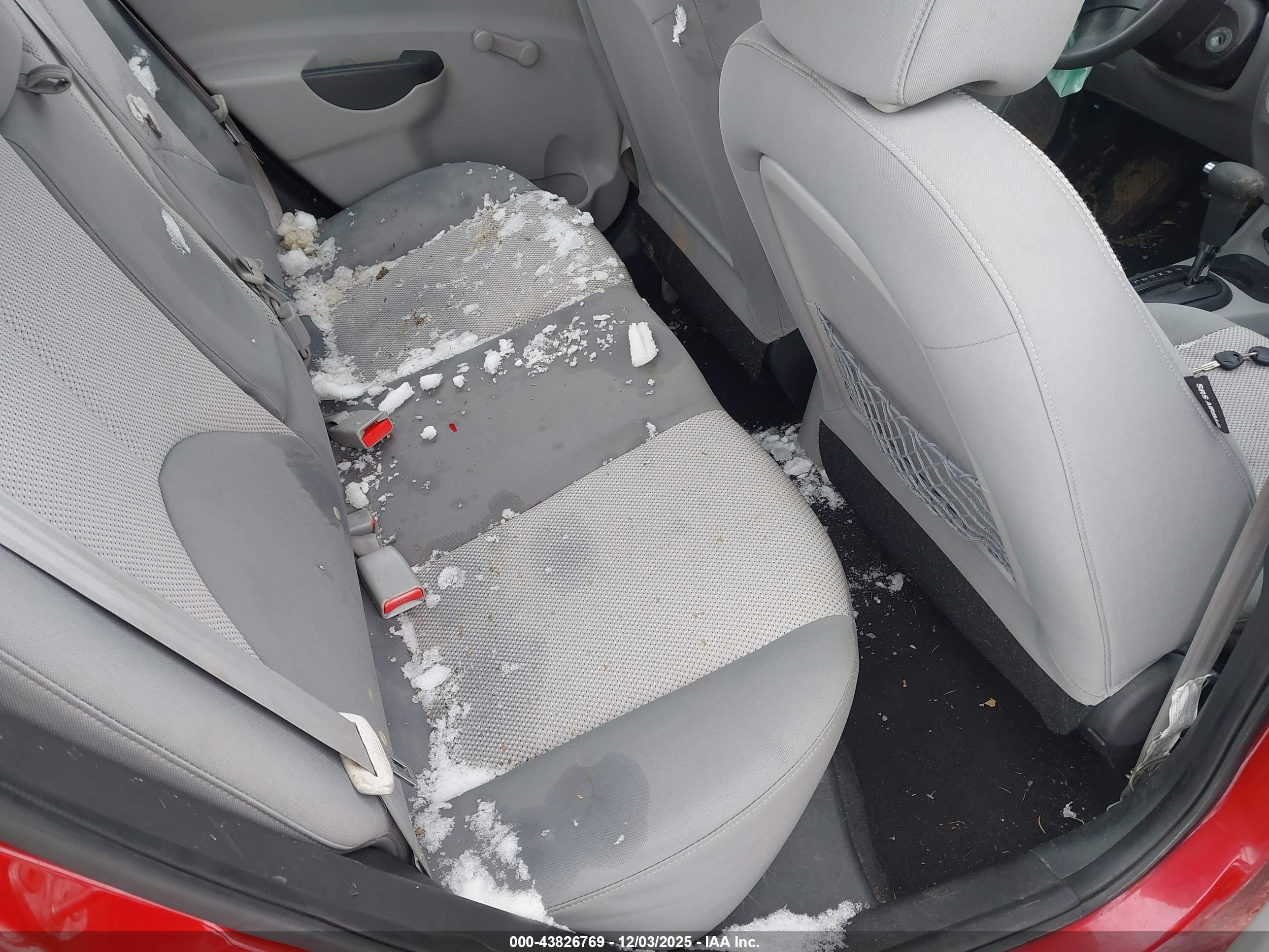 HYUNDAI ACCENT image 8
