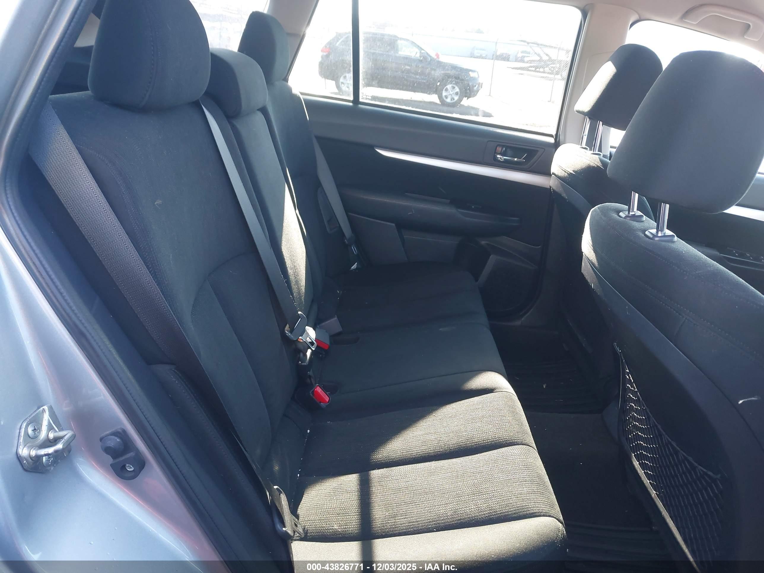 SUBARU OUTBACK image 8