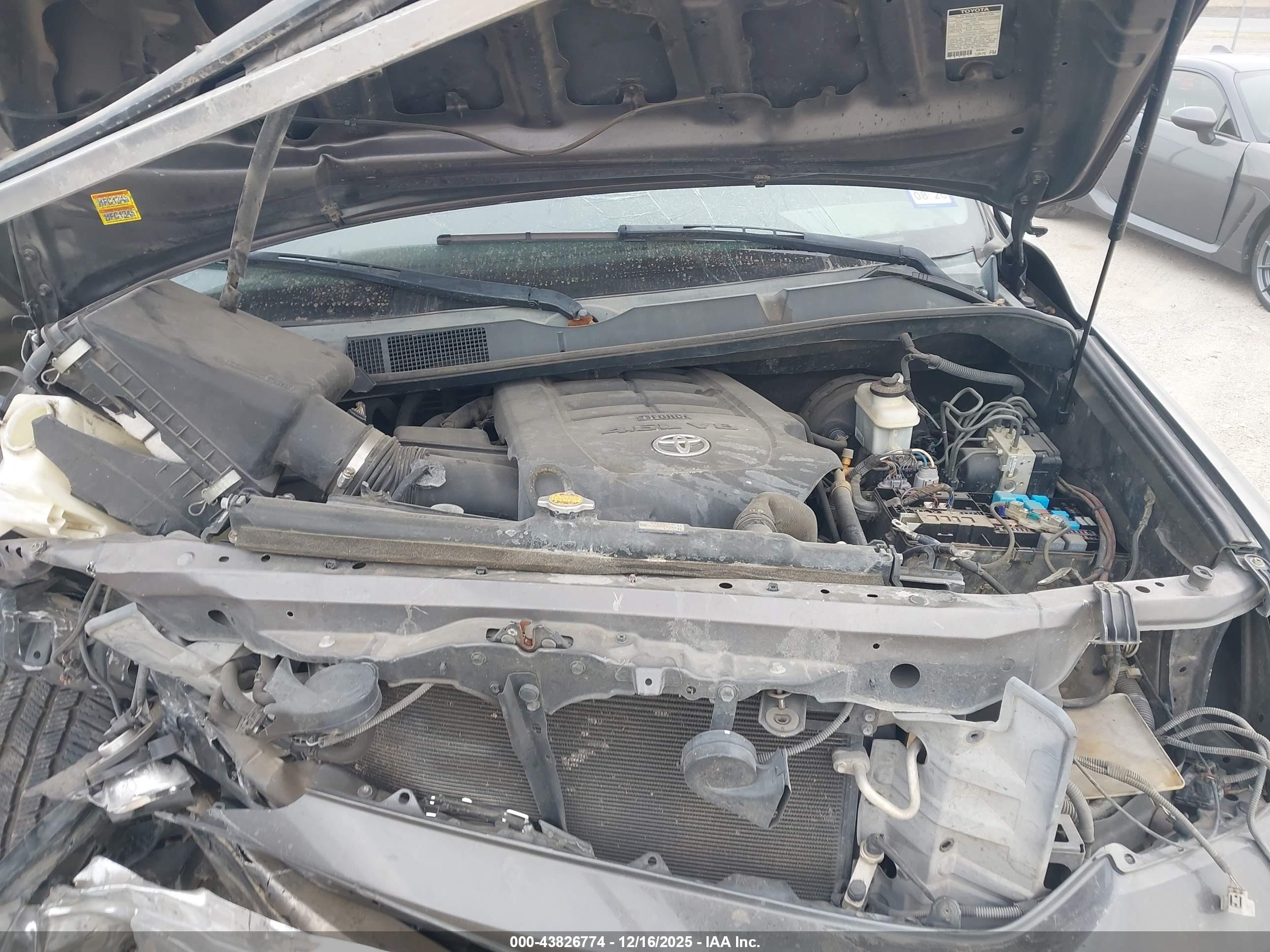 TOYOTA TUNDRA image 10