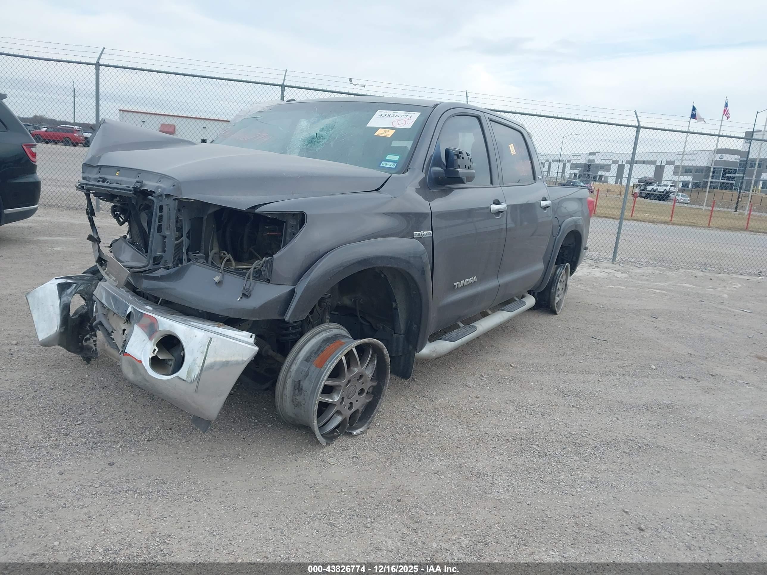 TOYOTA TUNDRA image 2