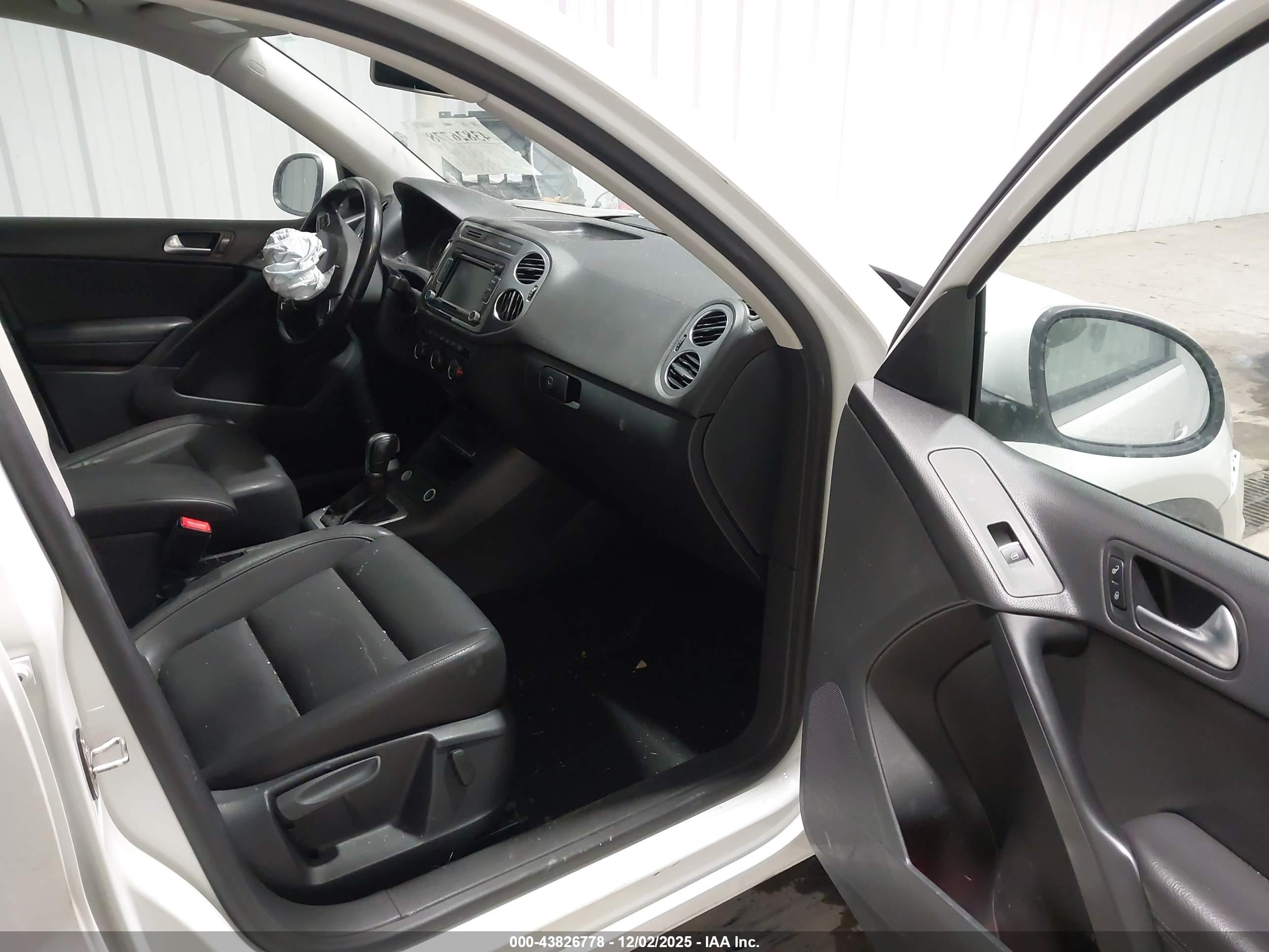 VOLKSWAGEN TIGUAN image 5