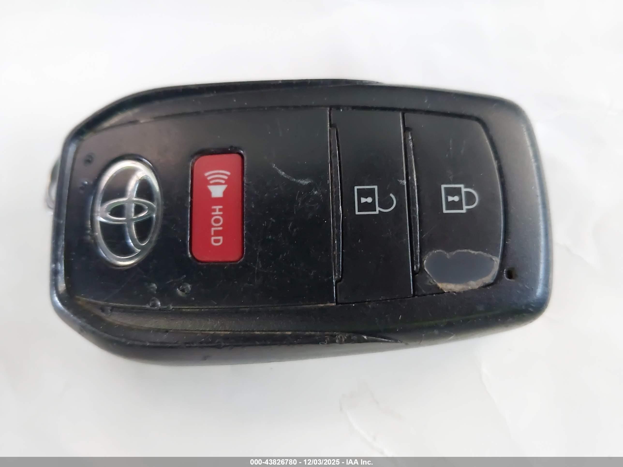 TOYOTA COROLLA image 11
