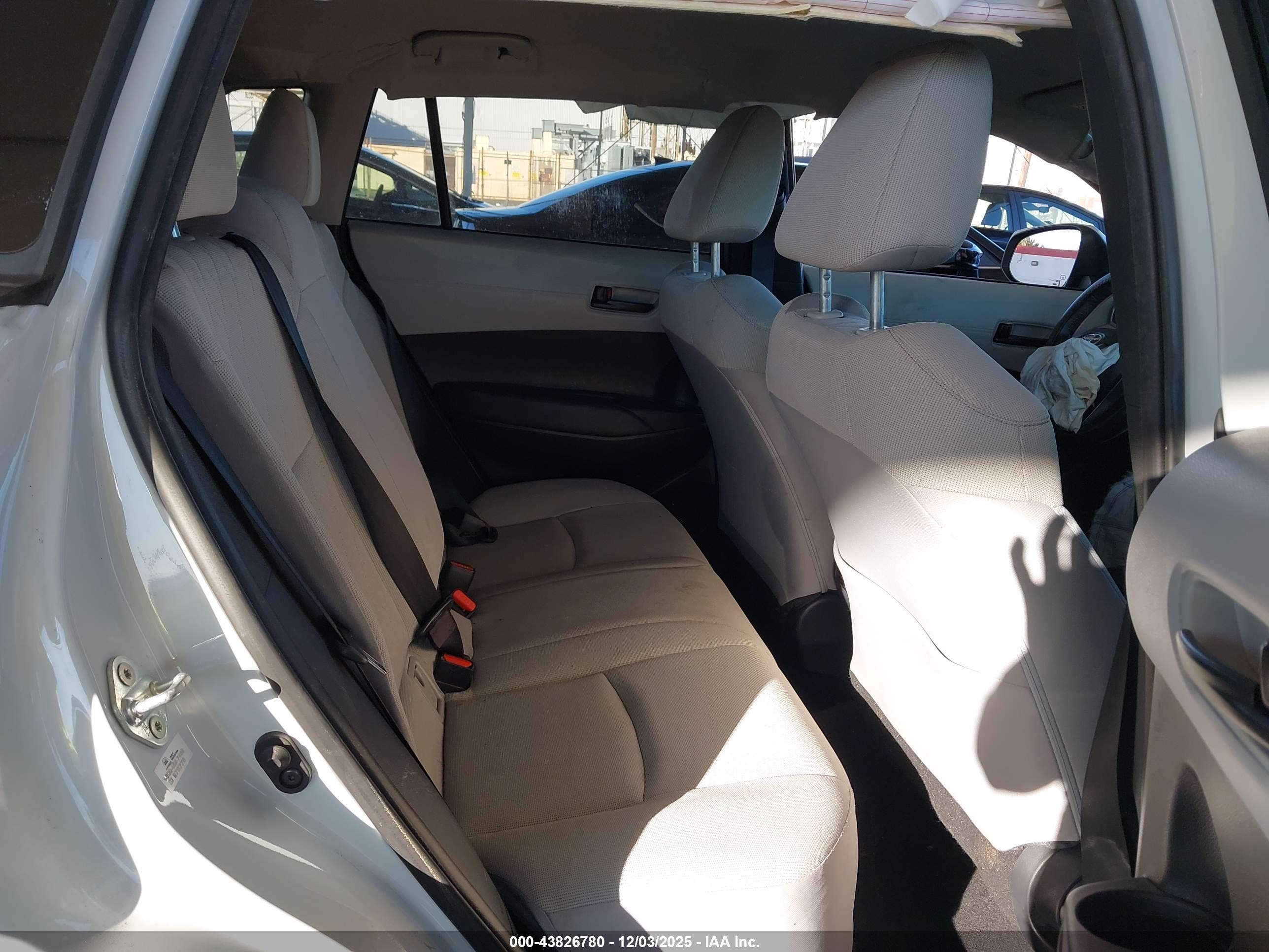 TOYOTA COROLLA image 8