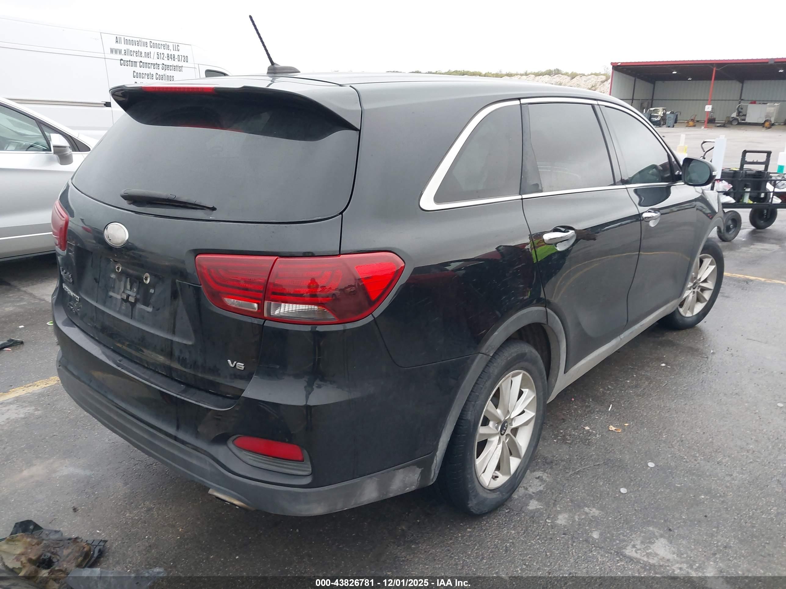 KIA SORENTO image 4