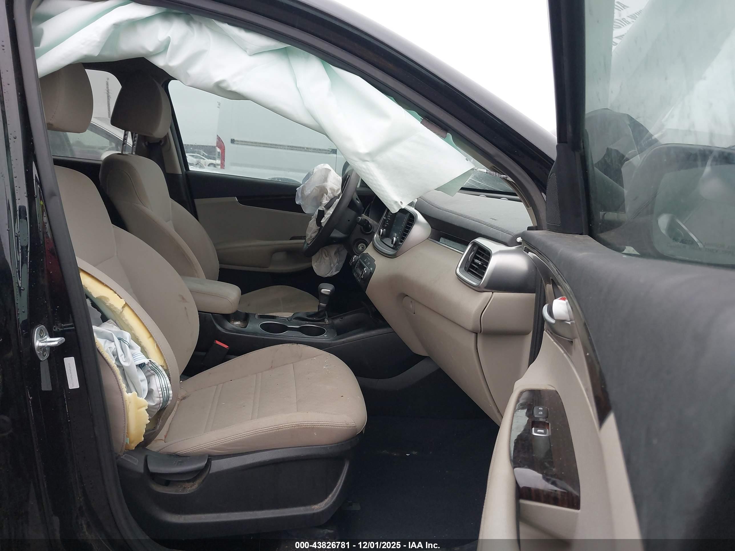 KIA SORENTO image 5