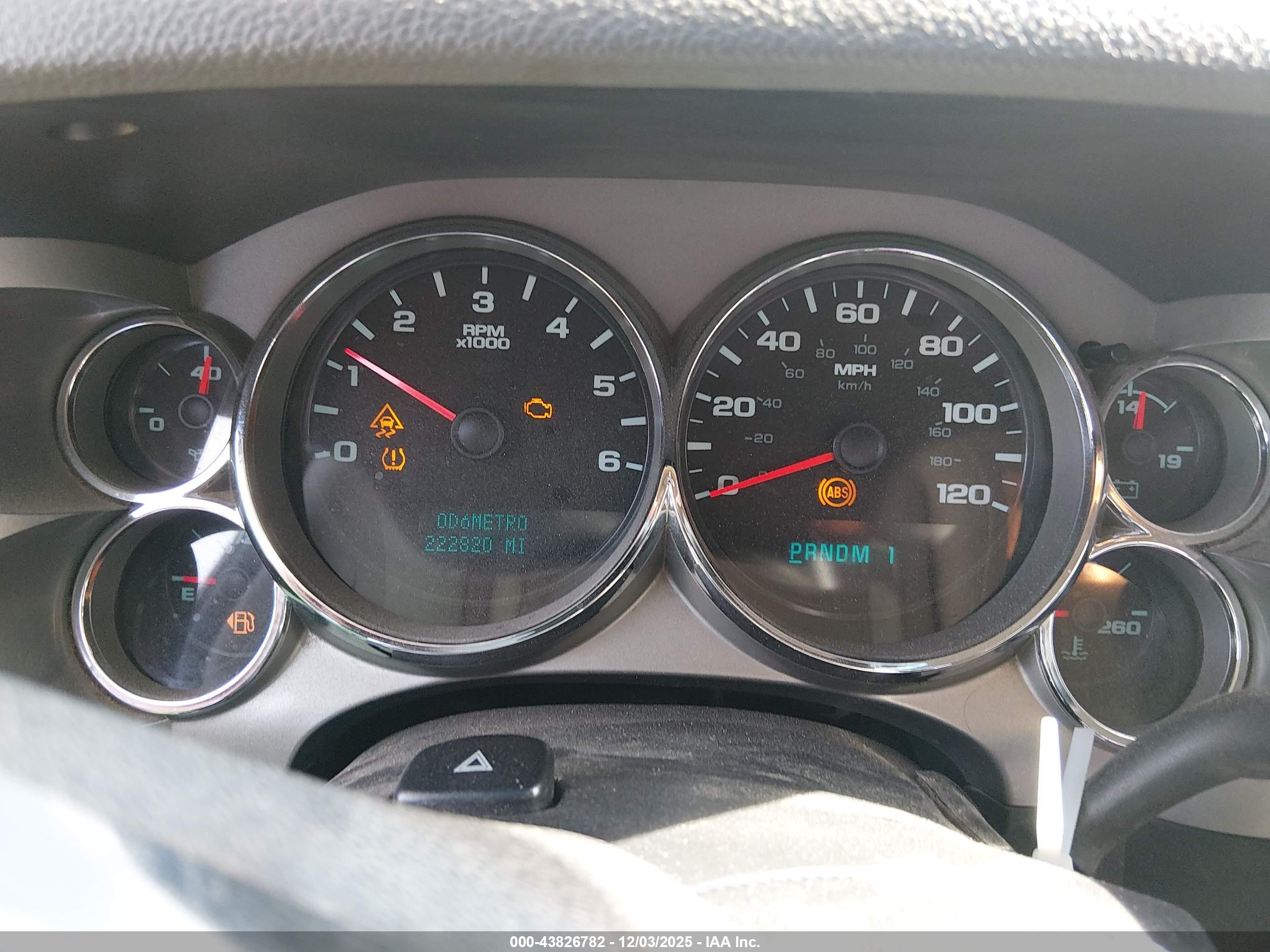 CHEVROLET SILVERADO image 7