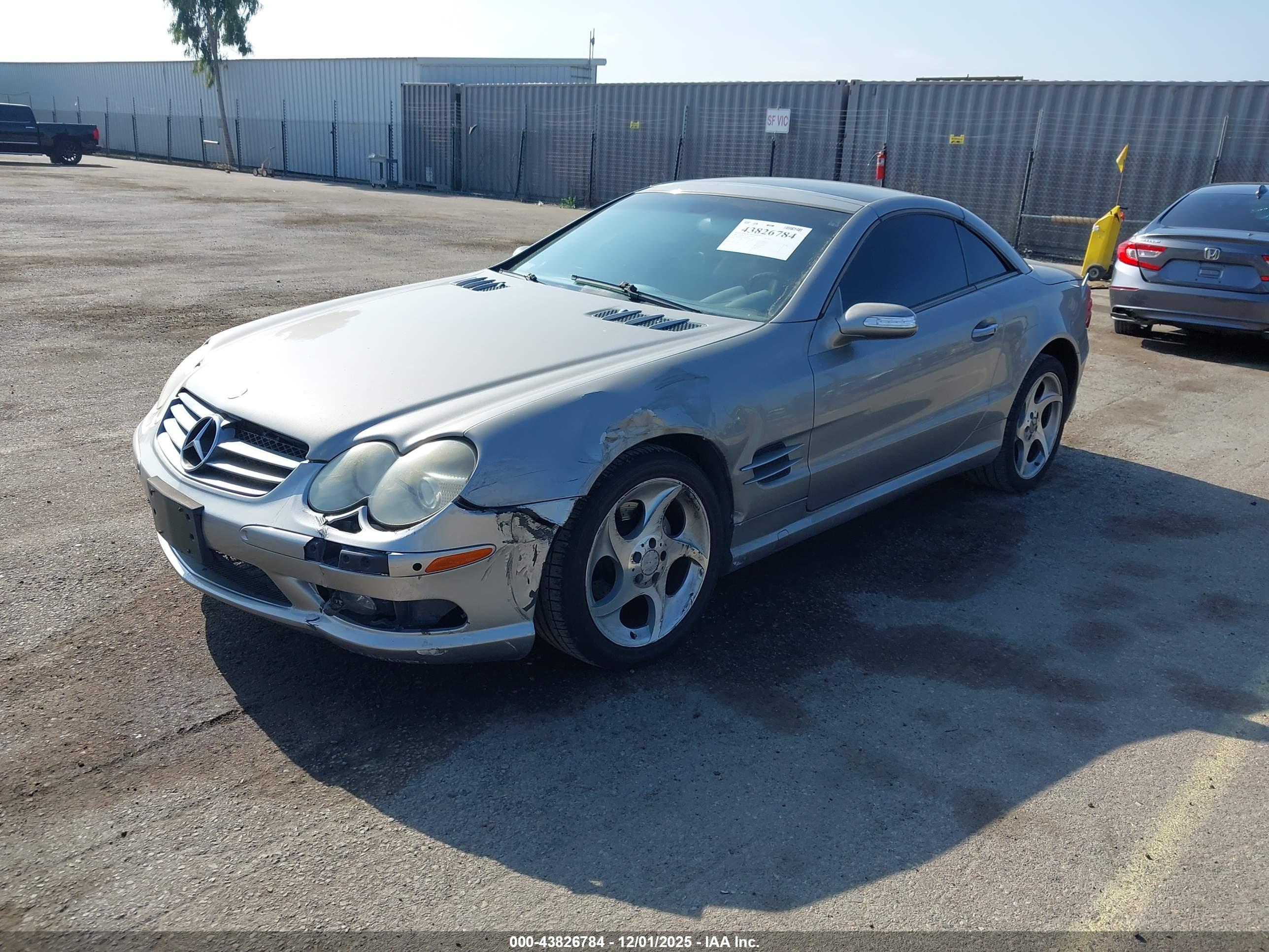 MERCEDES-BENZ SL image 2