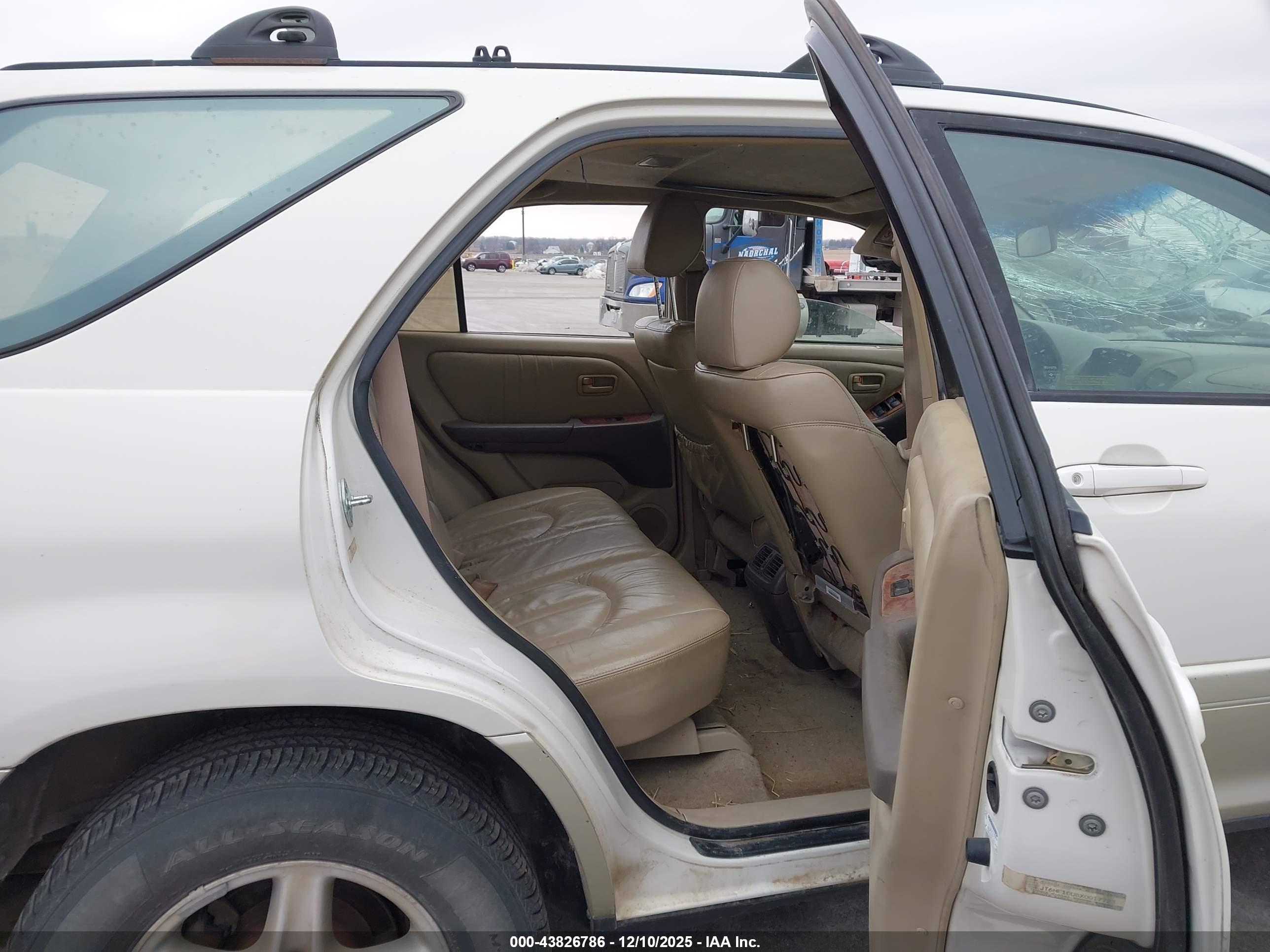 LEXUS RX image 8