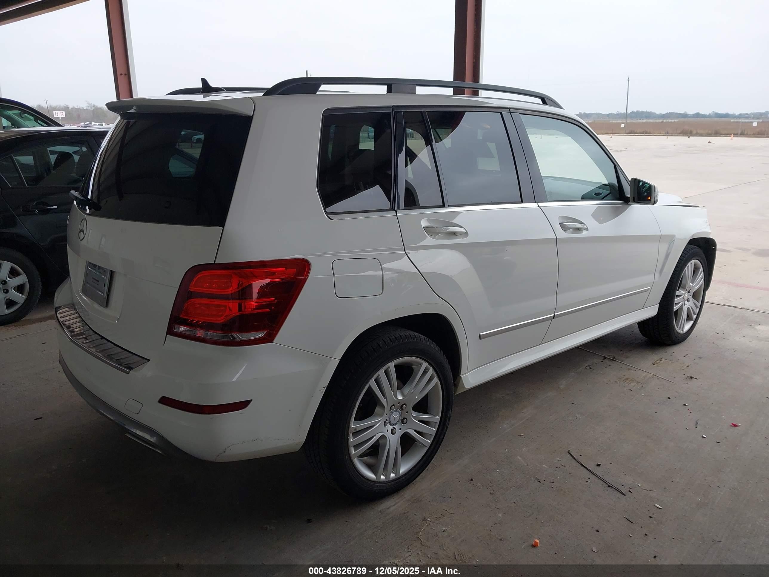 MERCEDES-BENZ GLK image 4