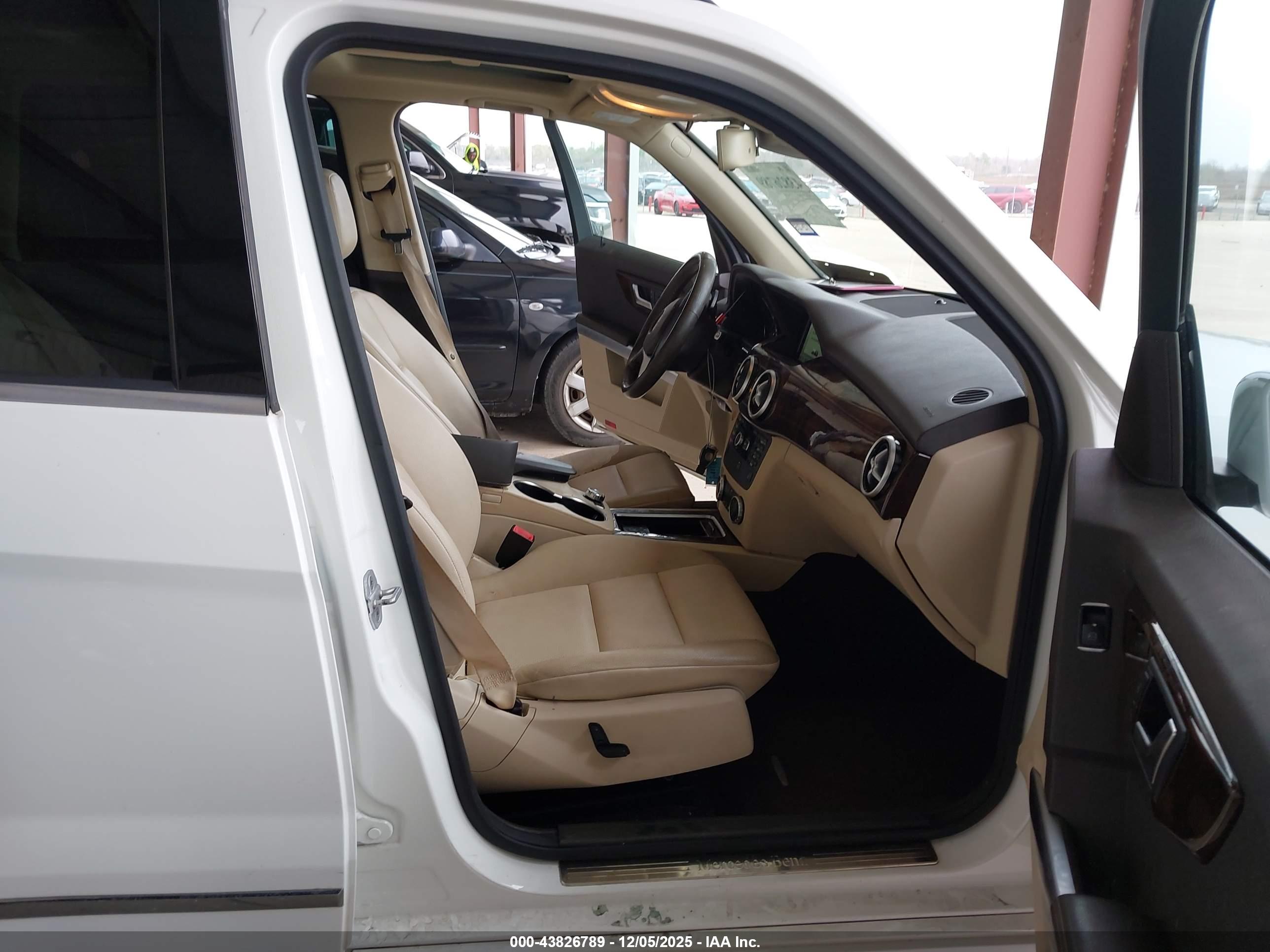 MERCEDES-BENZ GLK image 5
