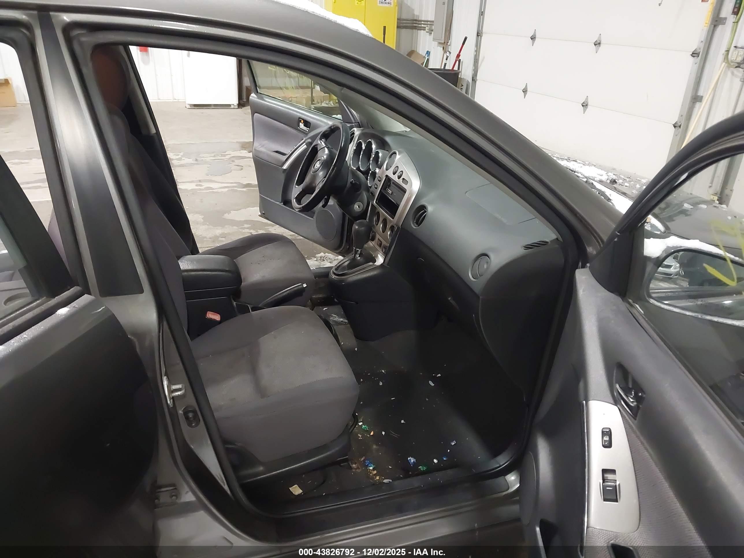 TOYOTA MATRIX image 5