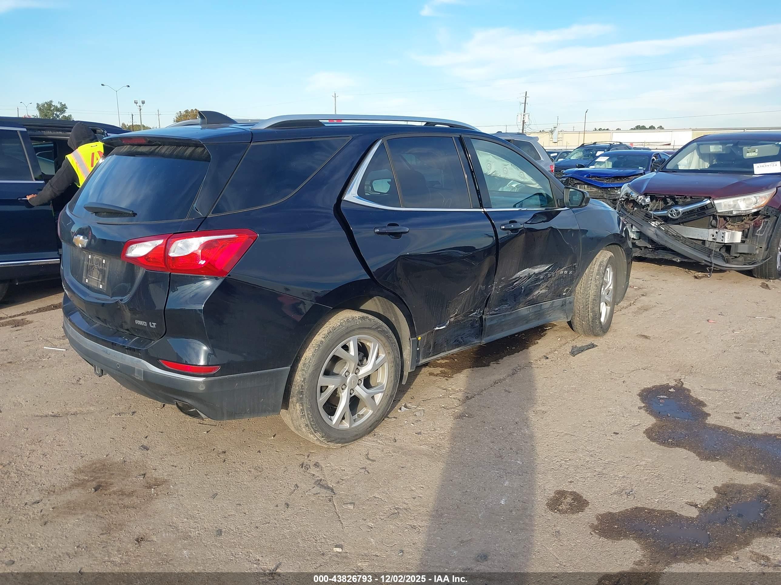 CHEVROLET EQUINOX image 4