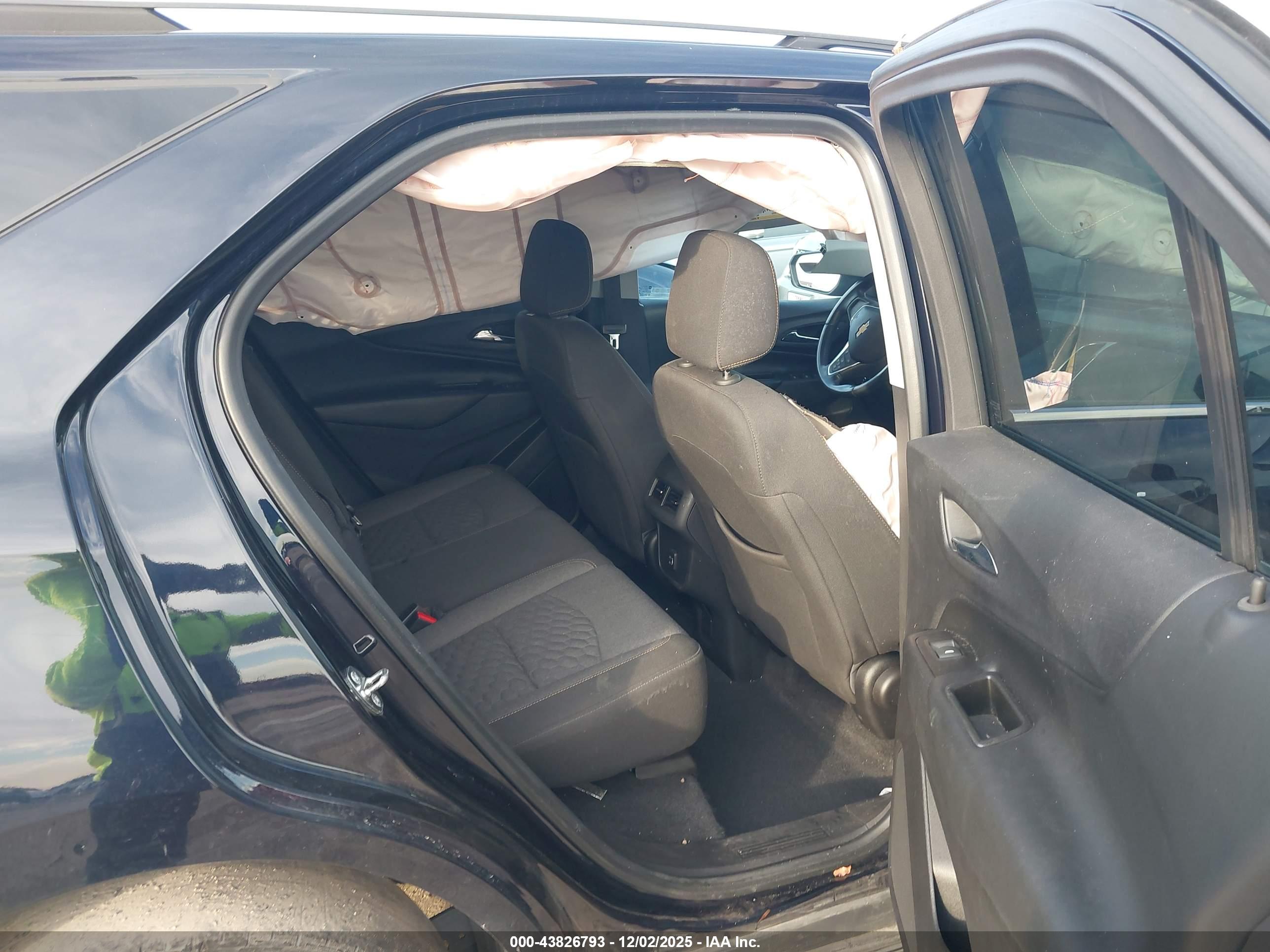CHEVROLET EQUINOX image 8