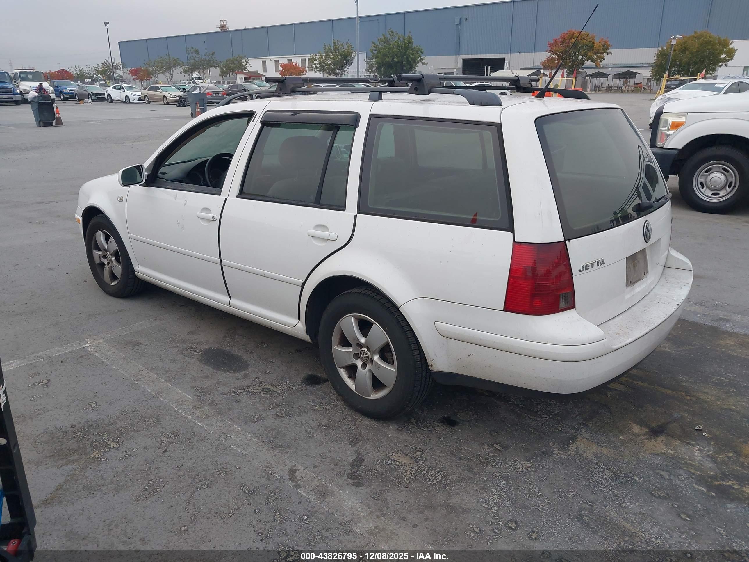 VOLKSWAGEN JETTA image 3