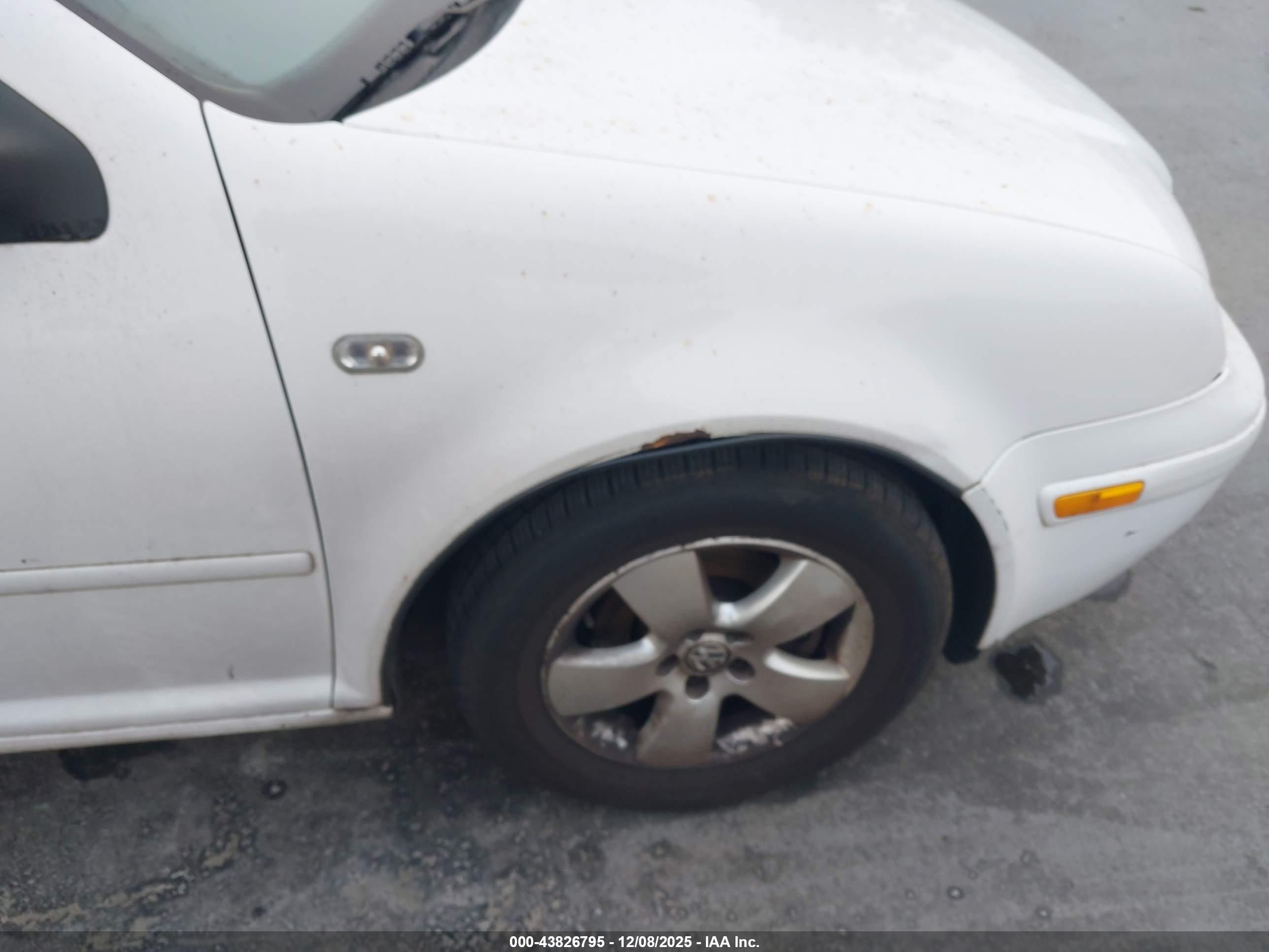 VOLKSWAGEN JETTA image 6