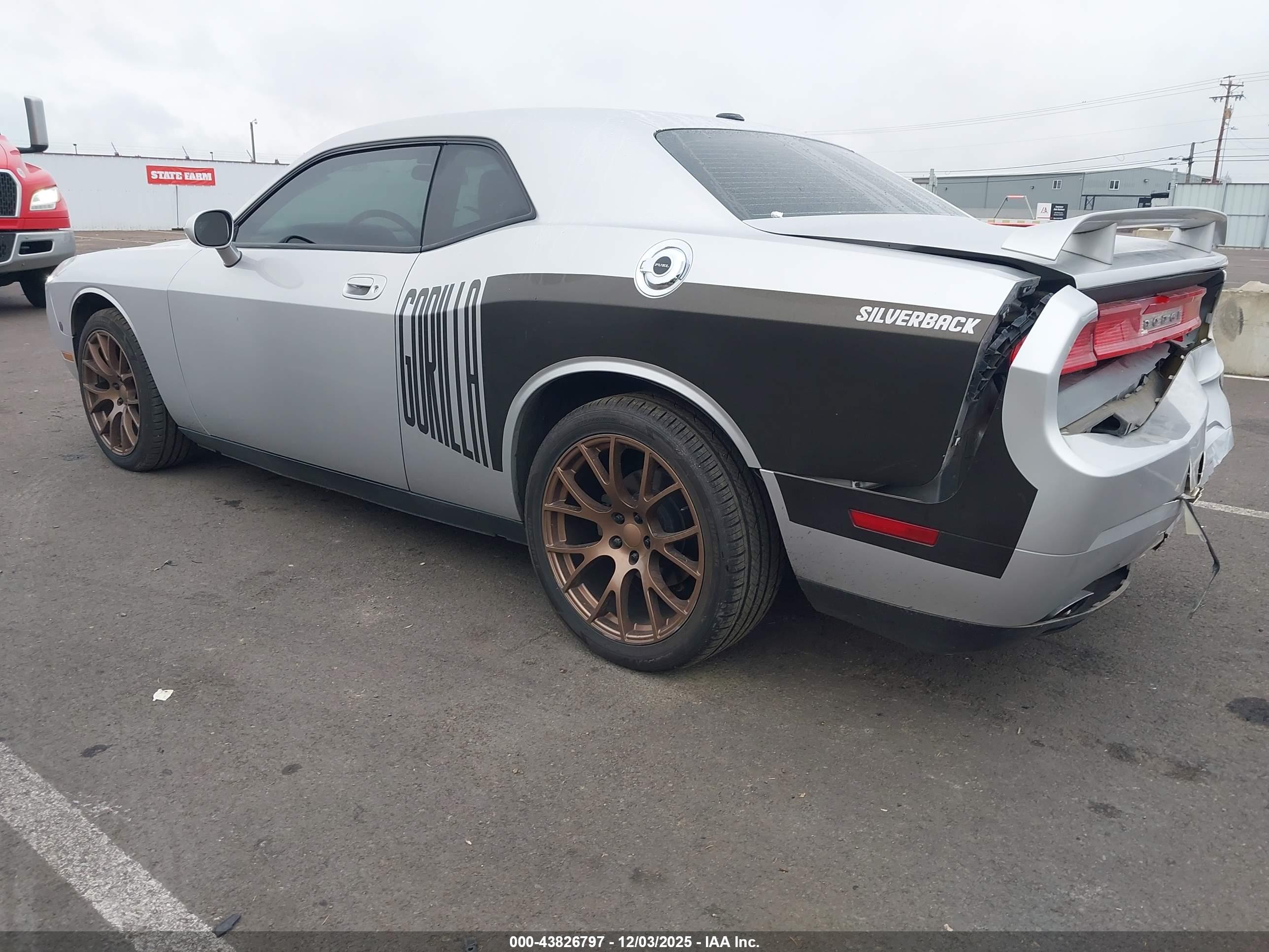DODGE CHALLENGER image 3