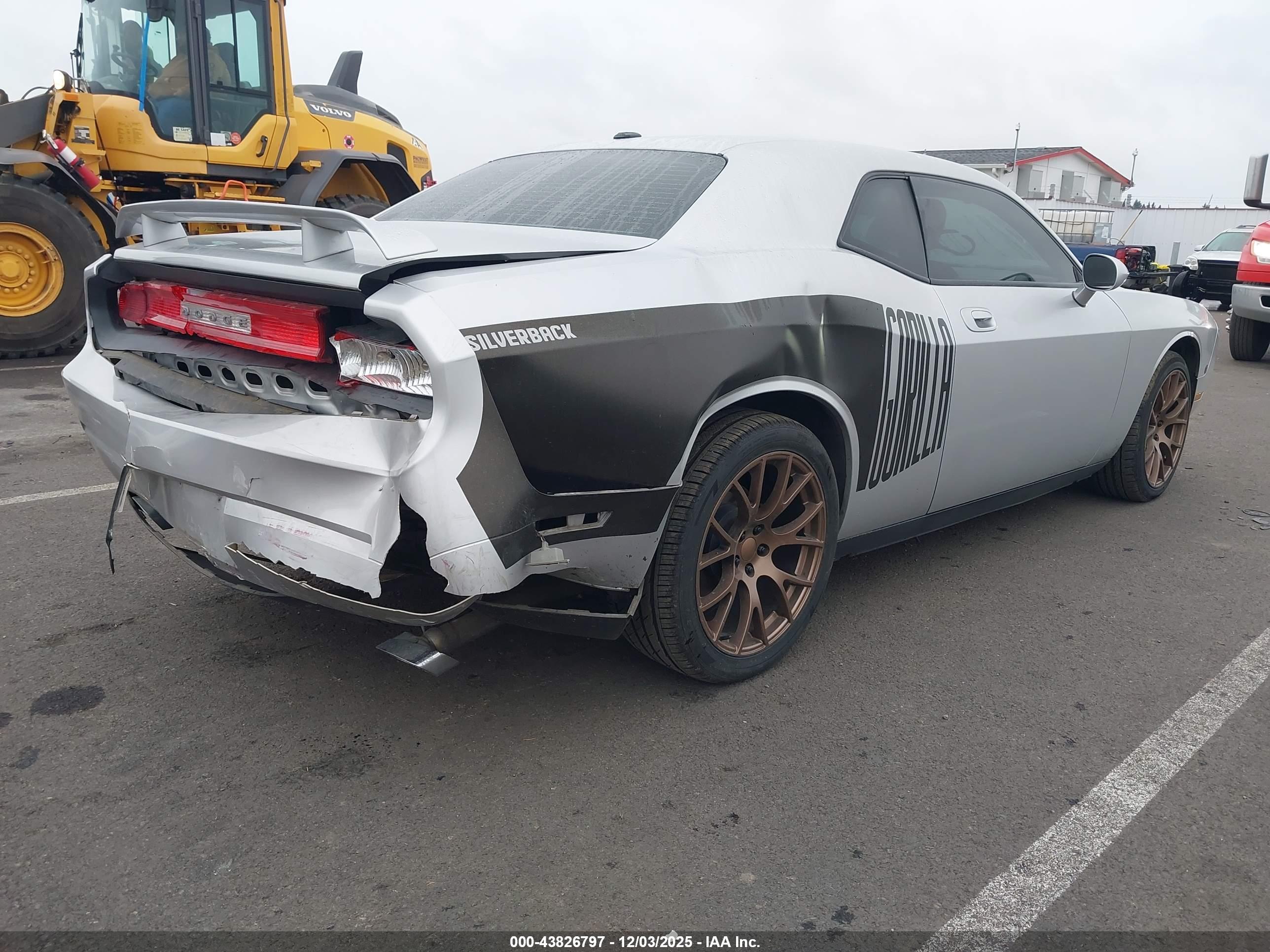 DODGE CHALLENGER image 4