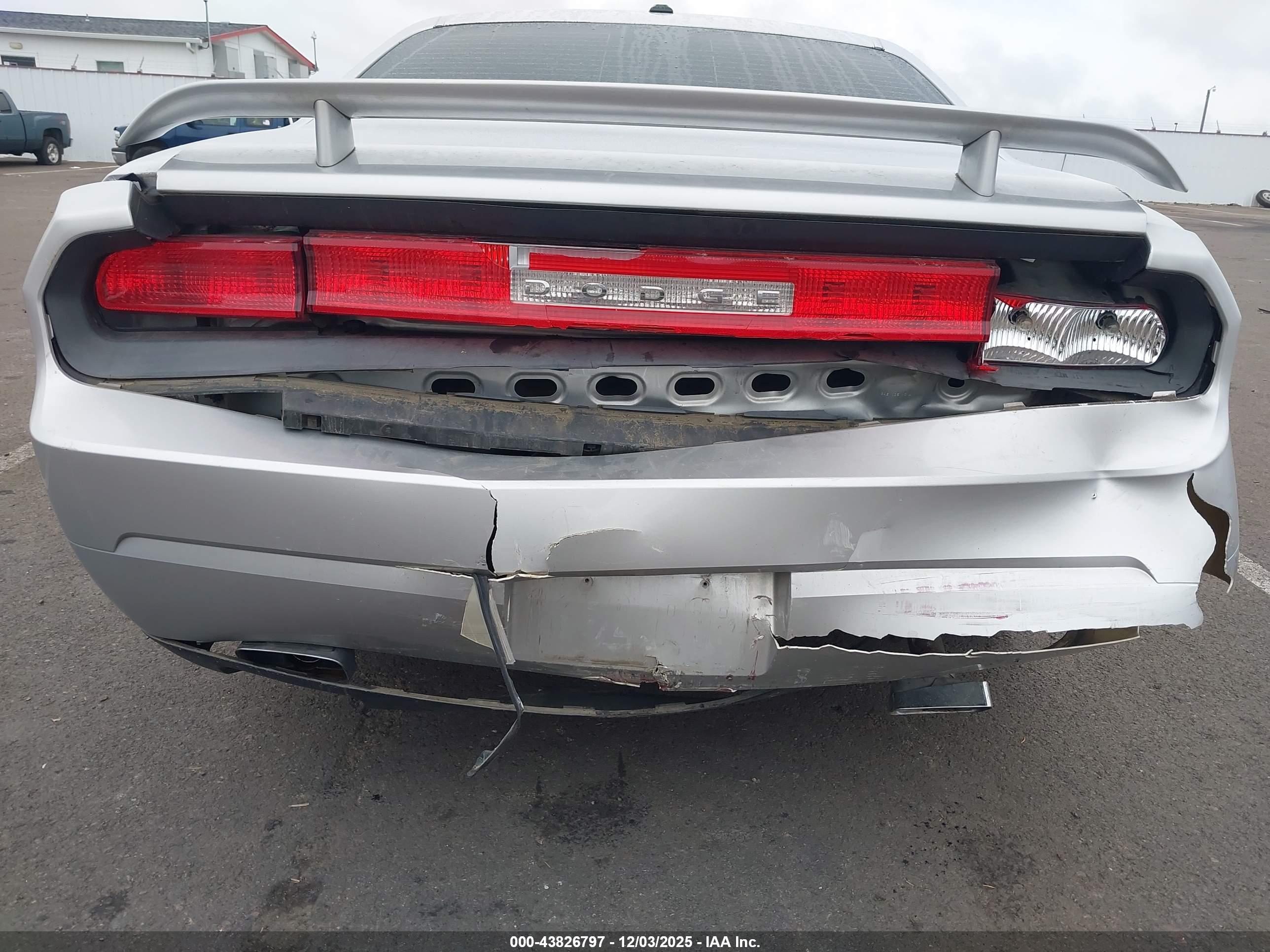 DODGE CHALLENGER image 6