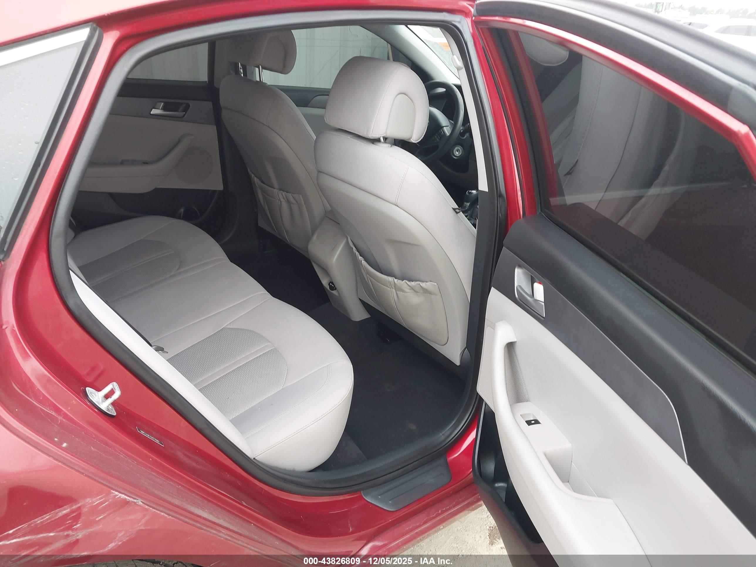 HYUNDAI SONATA image 8