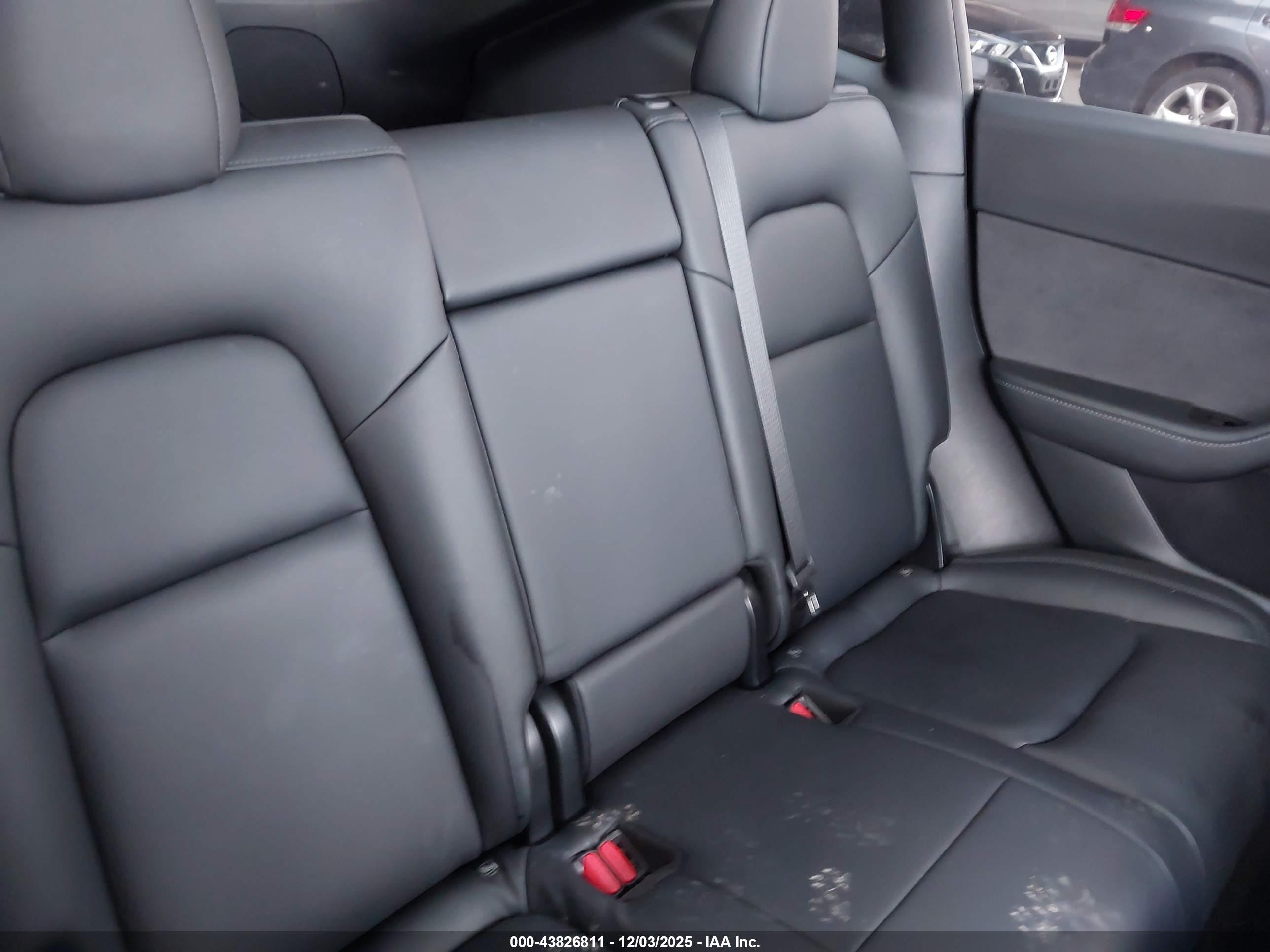 TESLA MODEL image 8