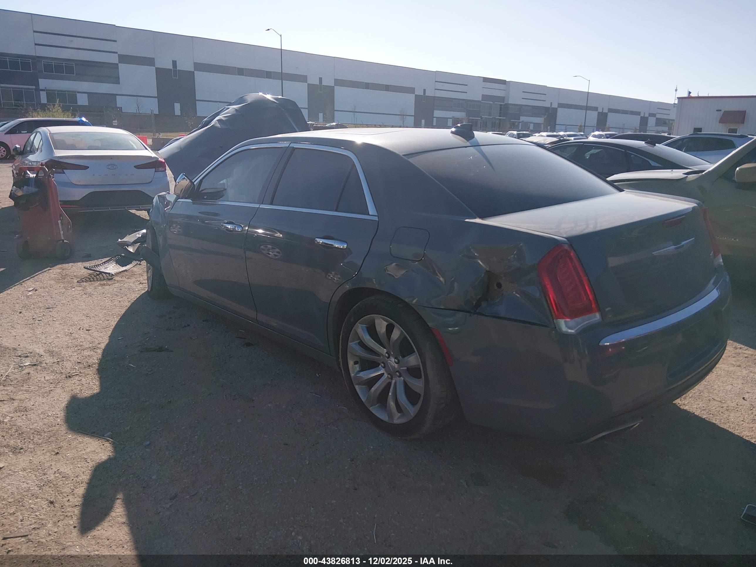 CHRYSLER 300 image 3