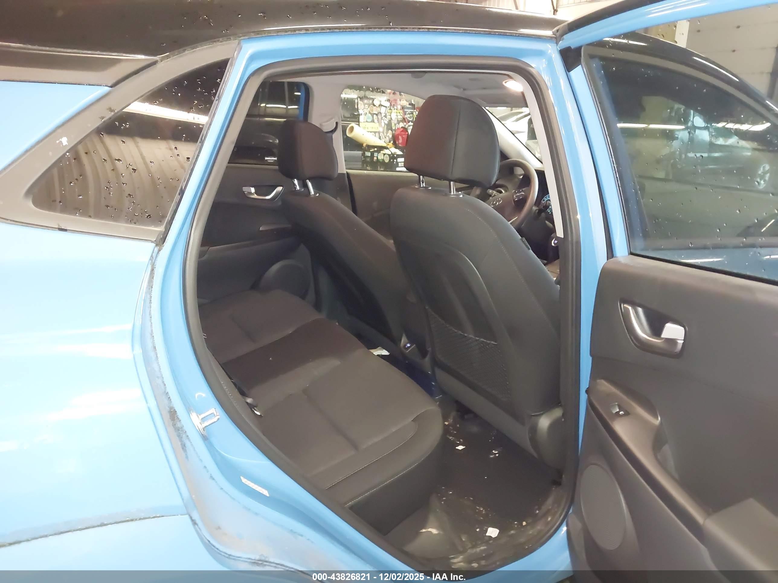 HYUNDAI KONA image 8