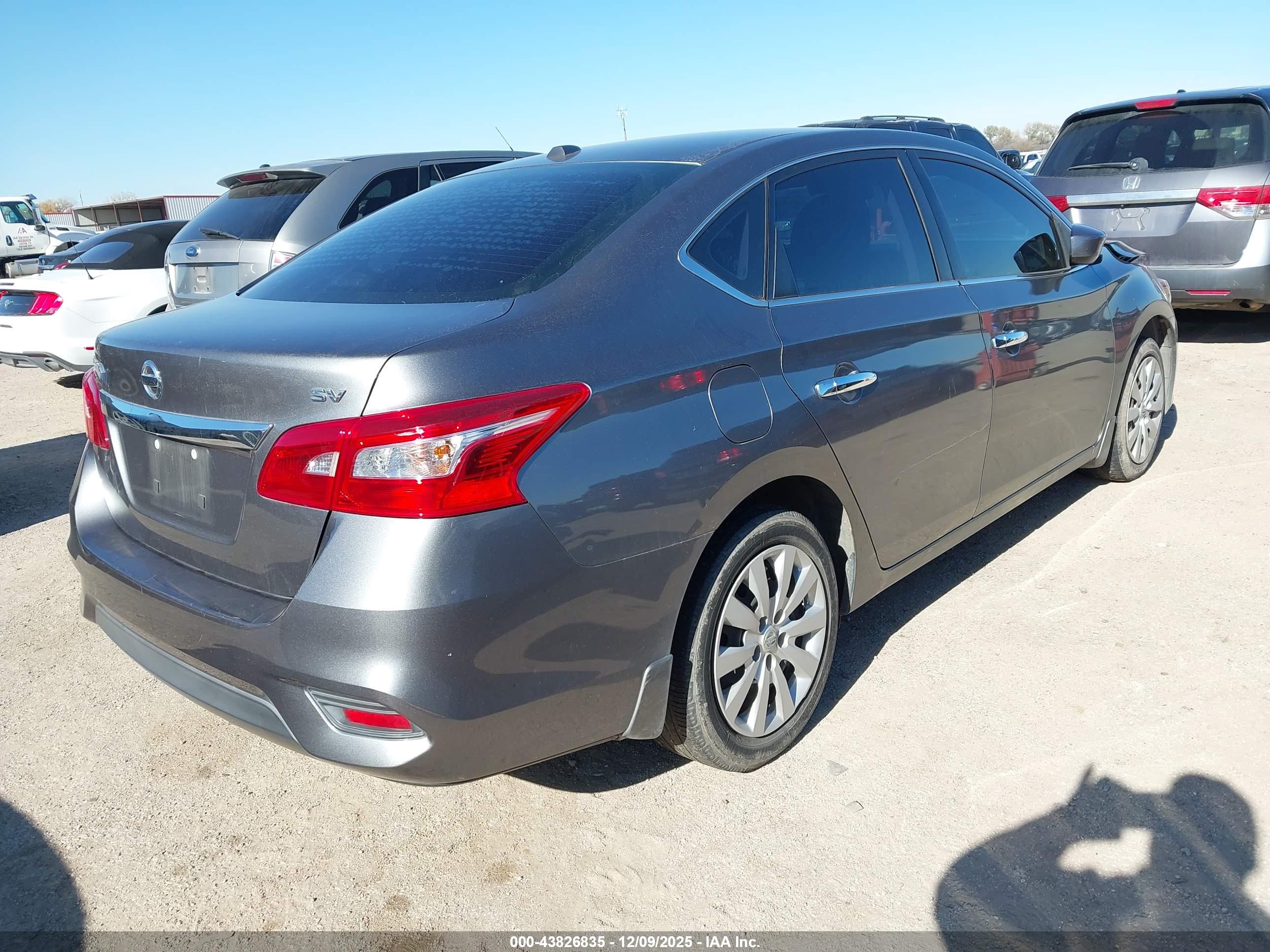 NISSAN SENTRA image 4