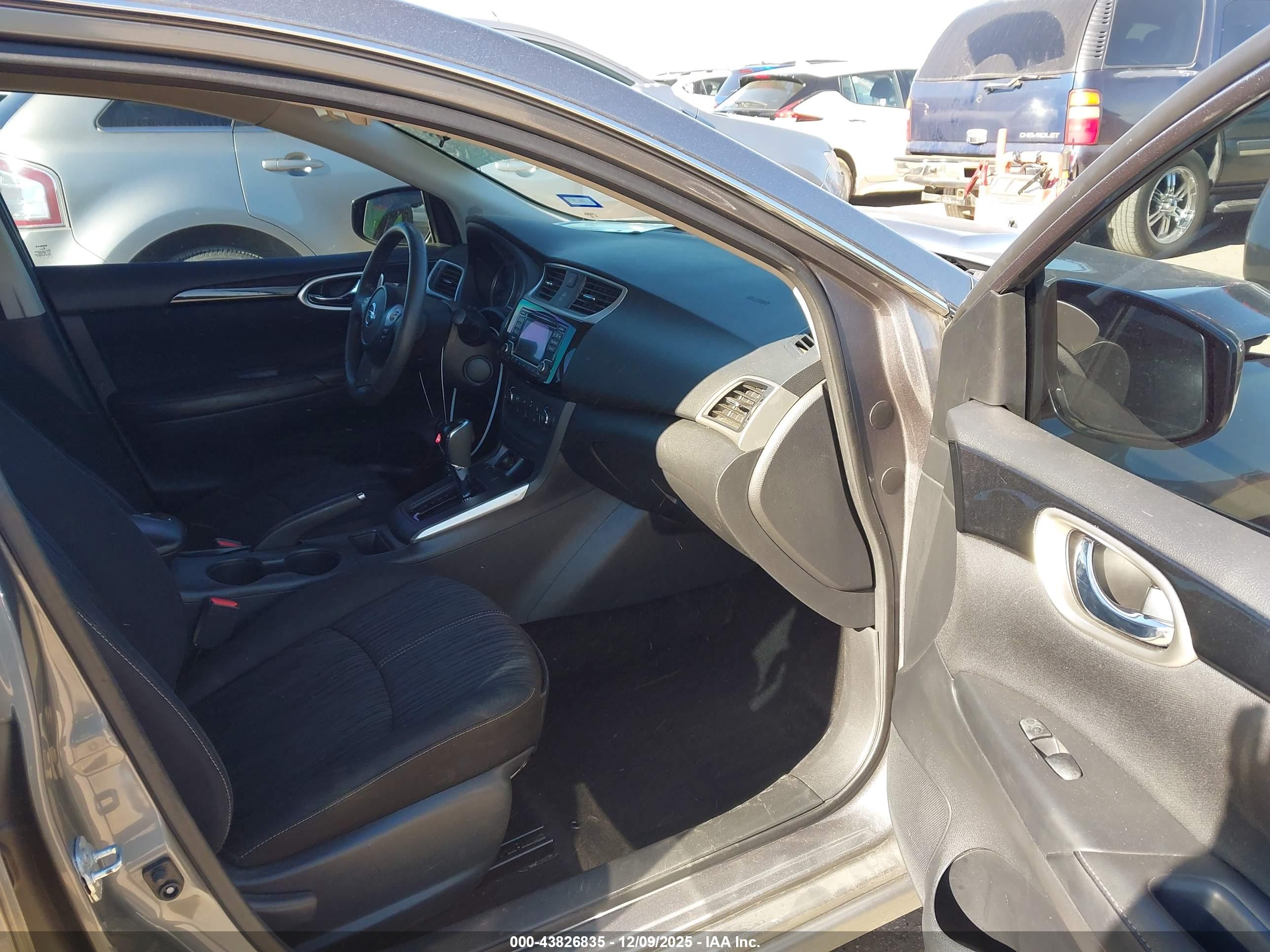 NISSAN SENTRA image 5
