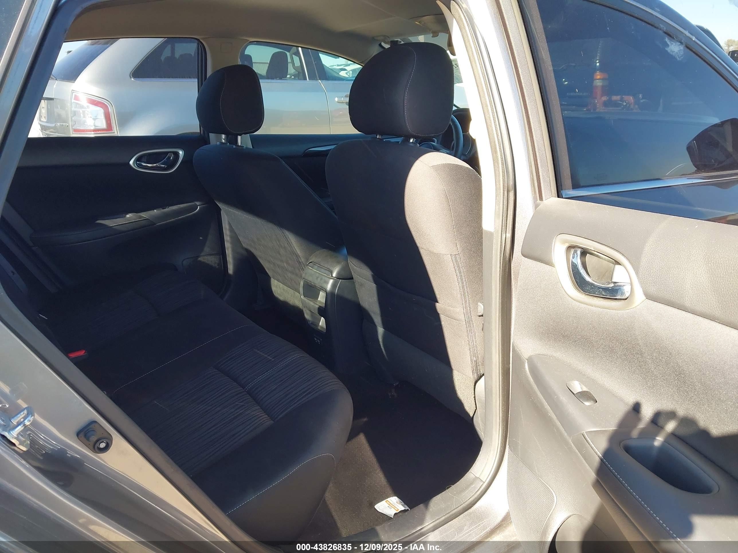 NISSAN SENTRA image 8
