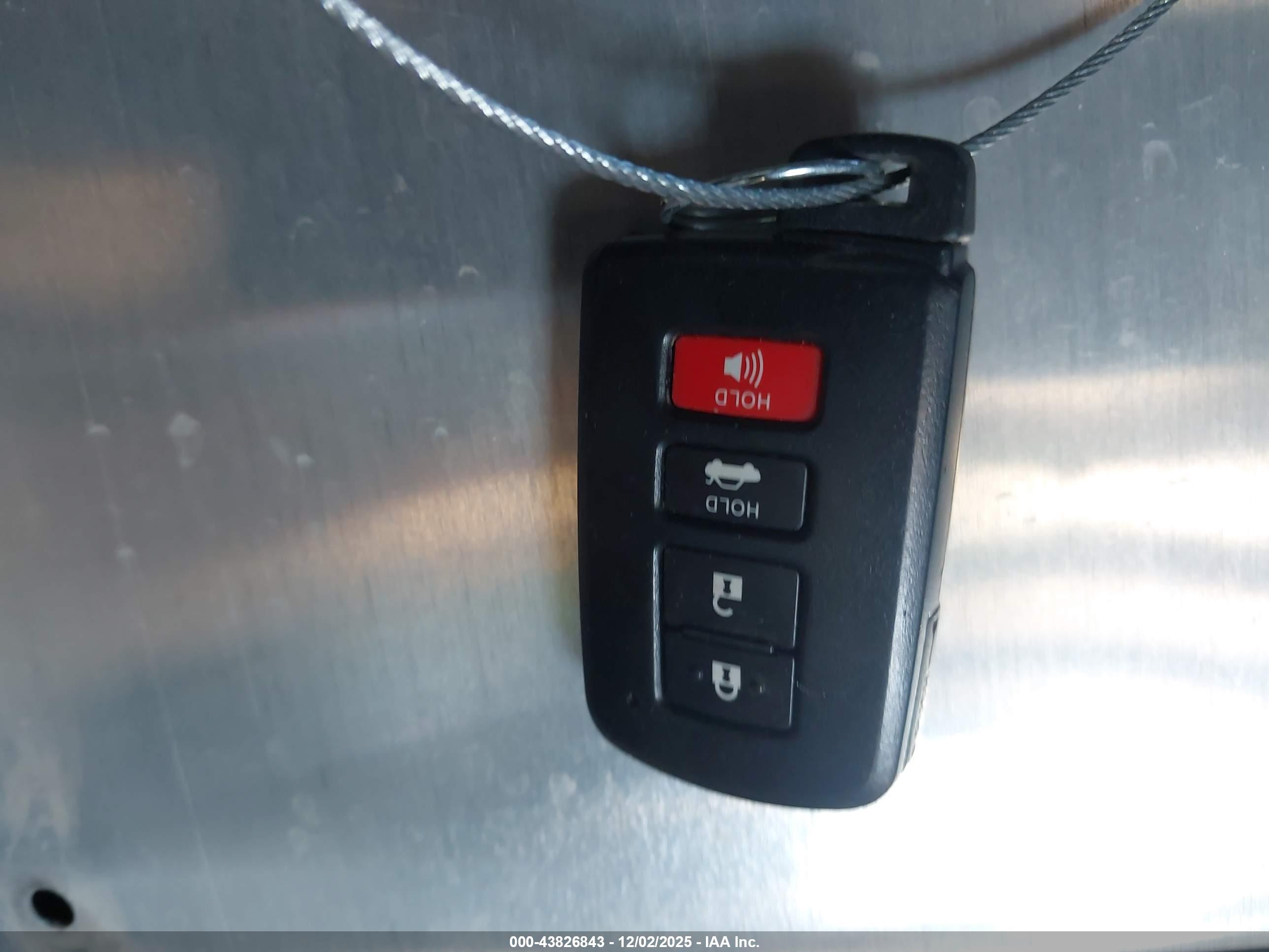 TOYOTA CAMRY image 11