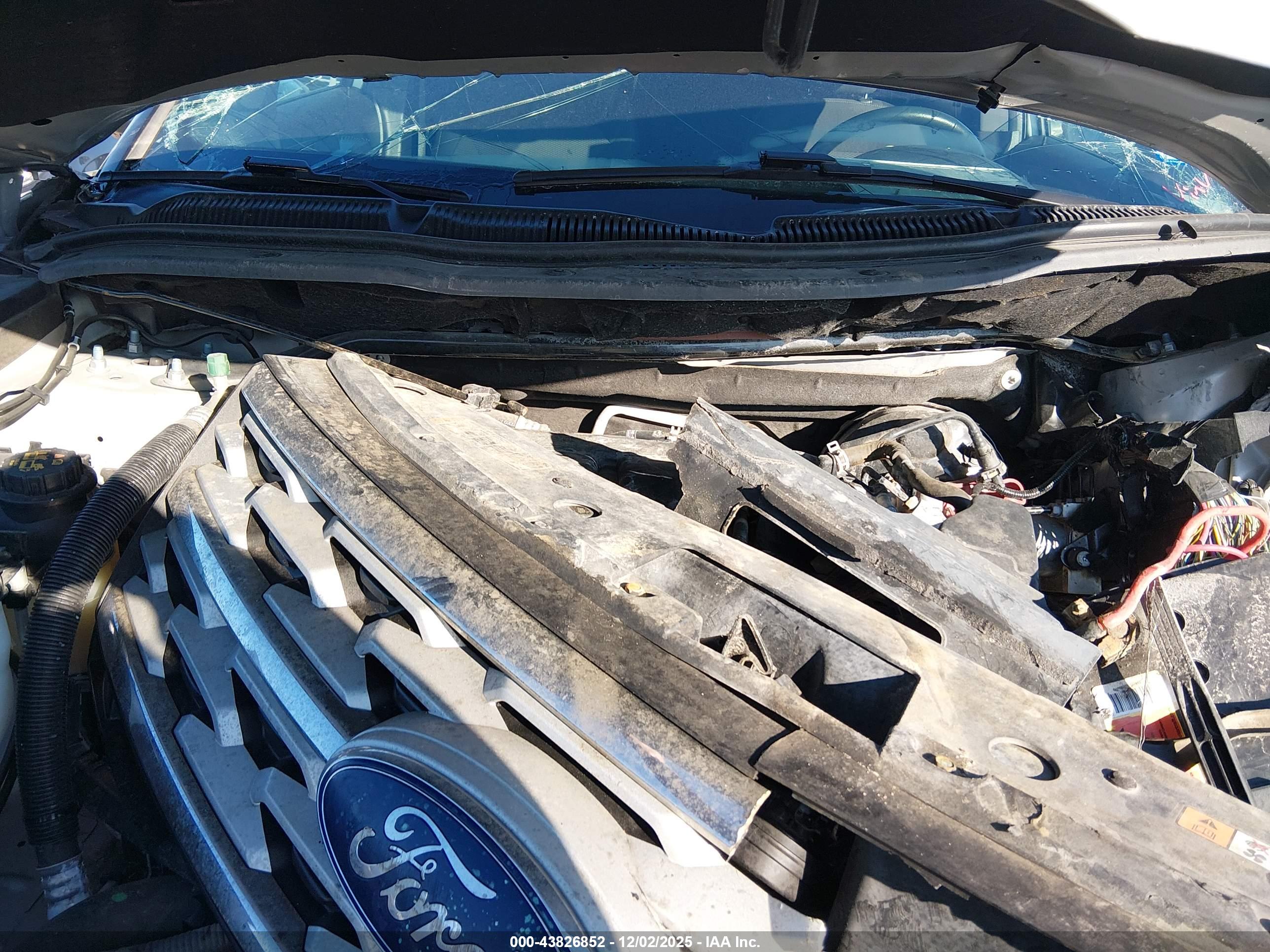 FORD EXPLORER image 10