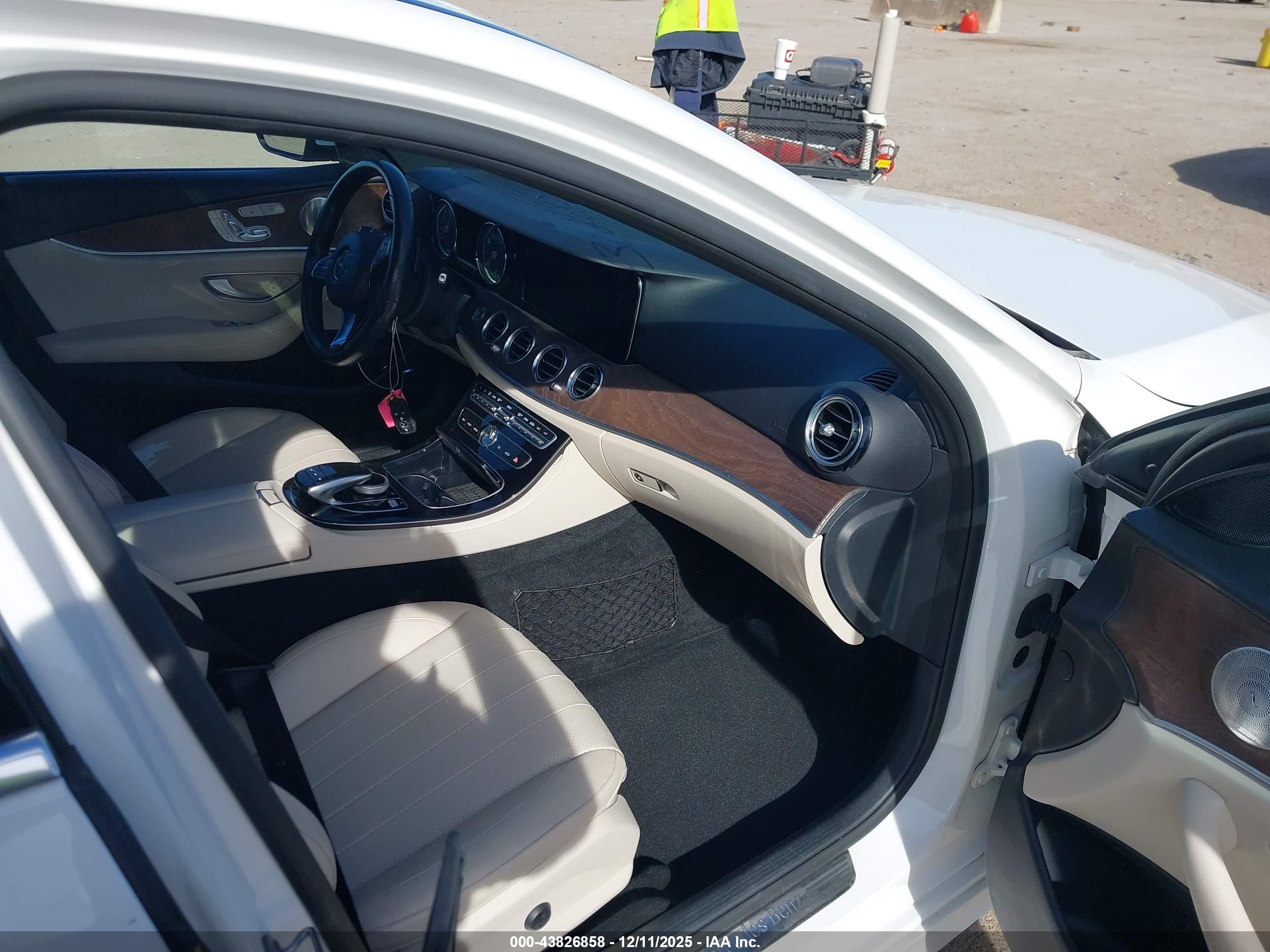 MERCEDES-BENZ E image 5