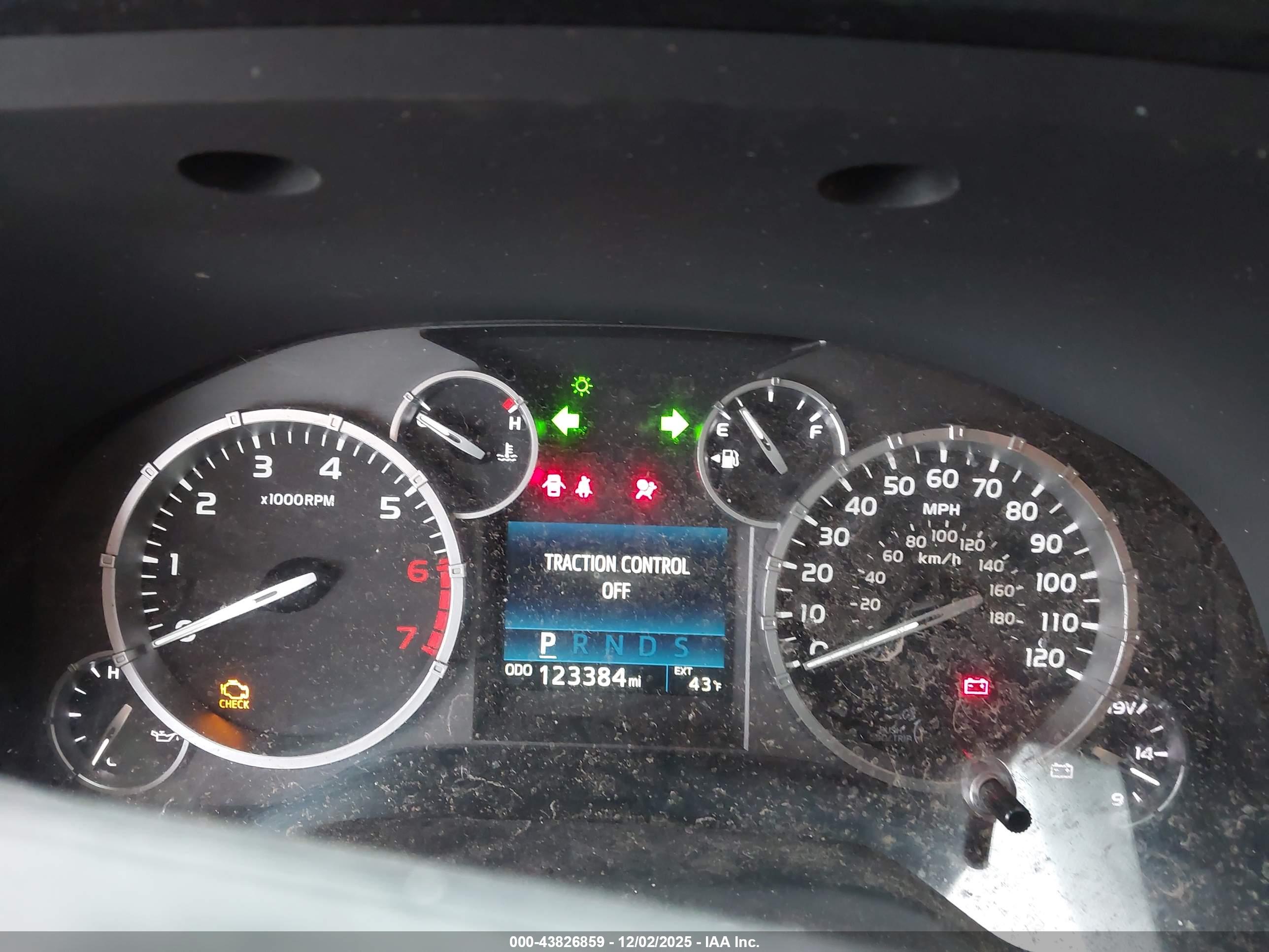 TOYOTA TUNDRA image 7