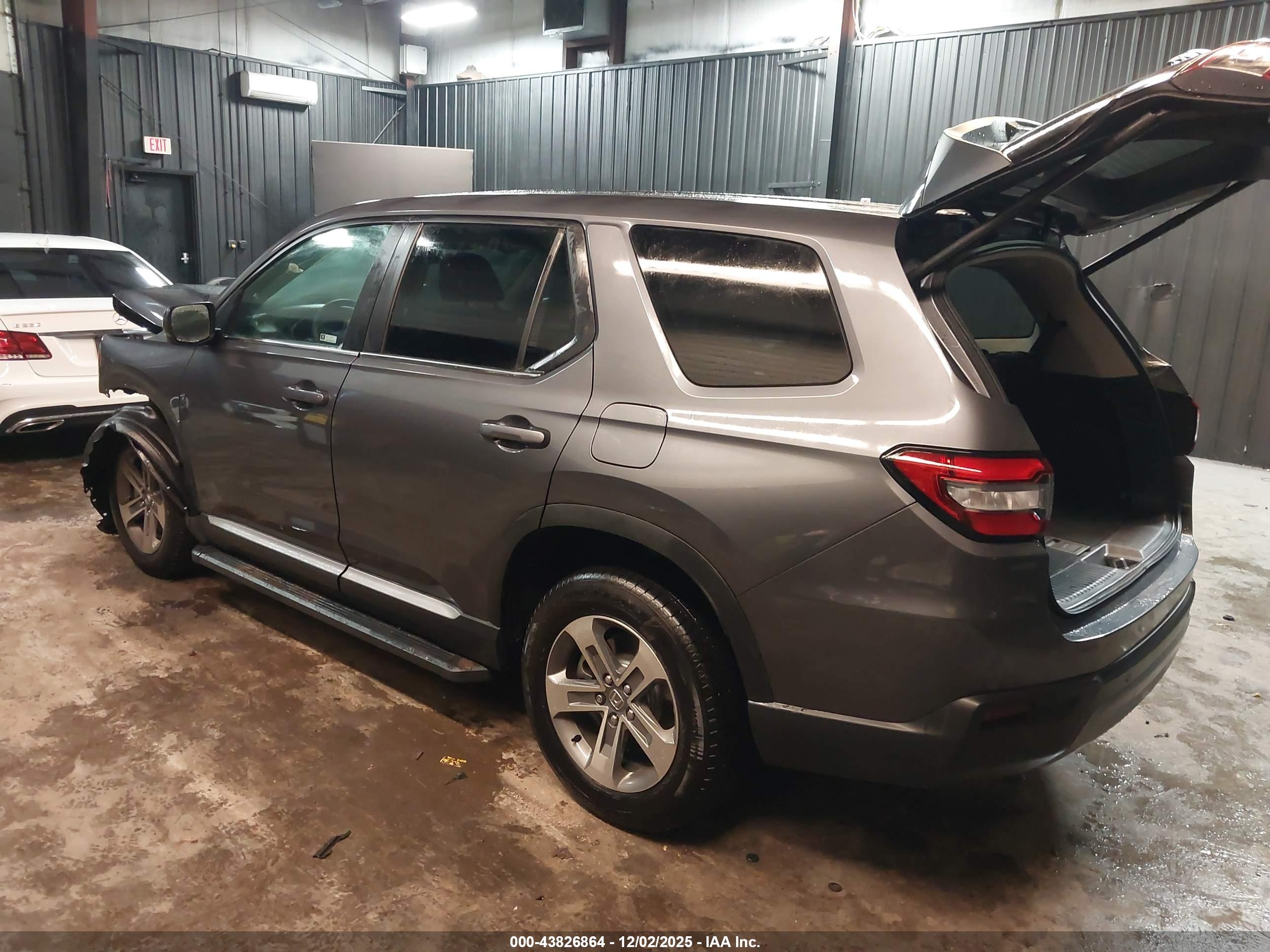 HONDA PILOT image 3