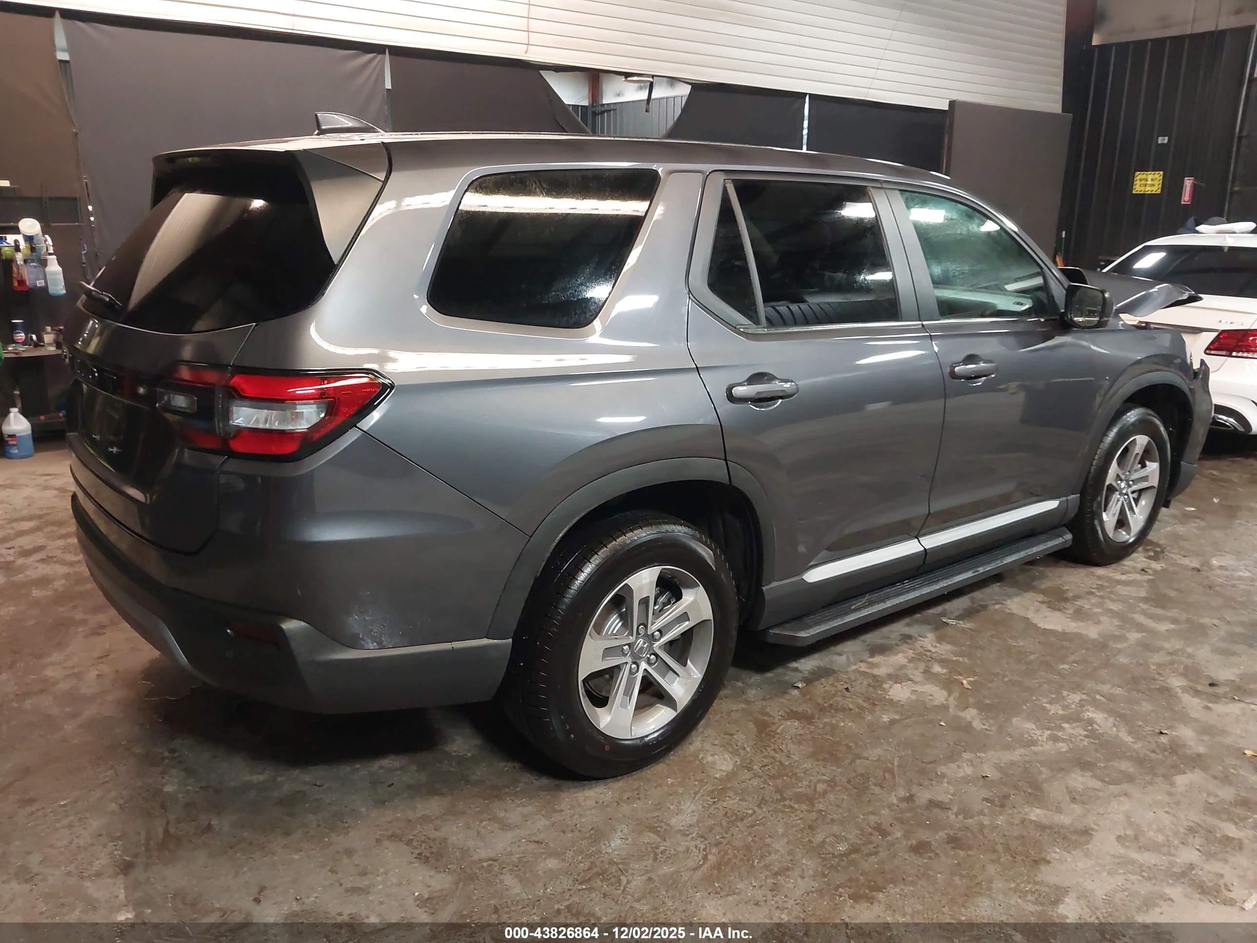 HONDA PILOT image 4