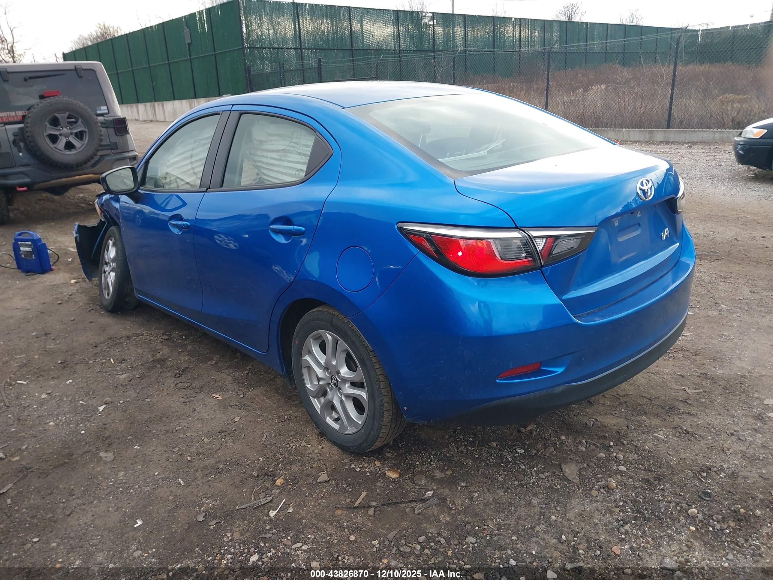 TOYOTA YARIS image 3