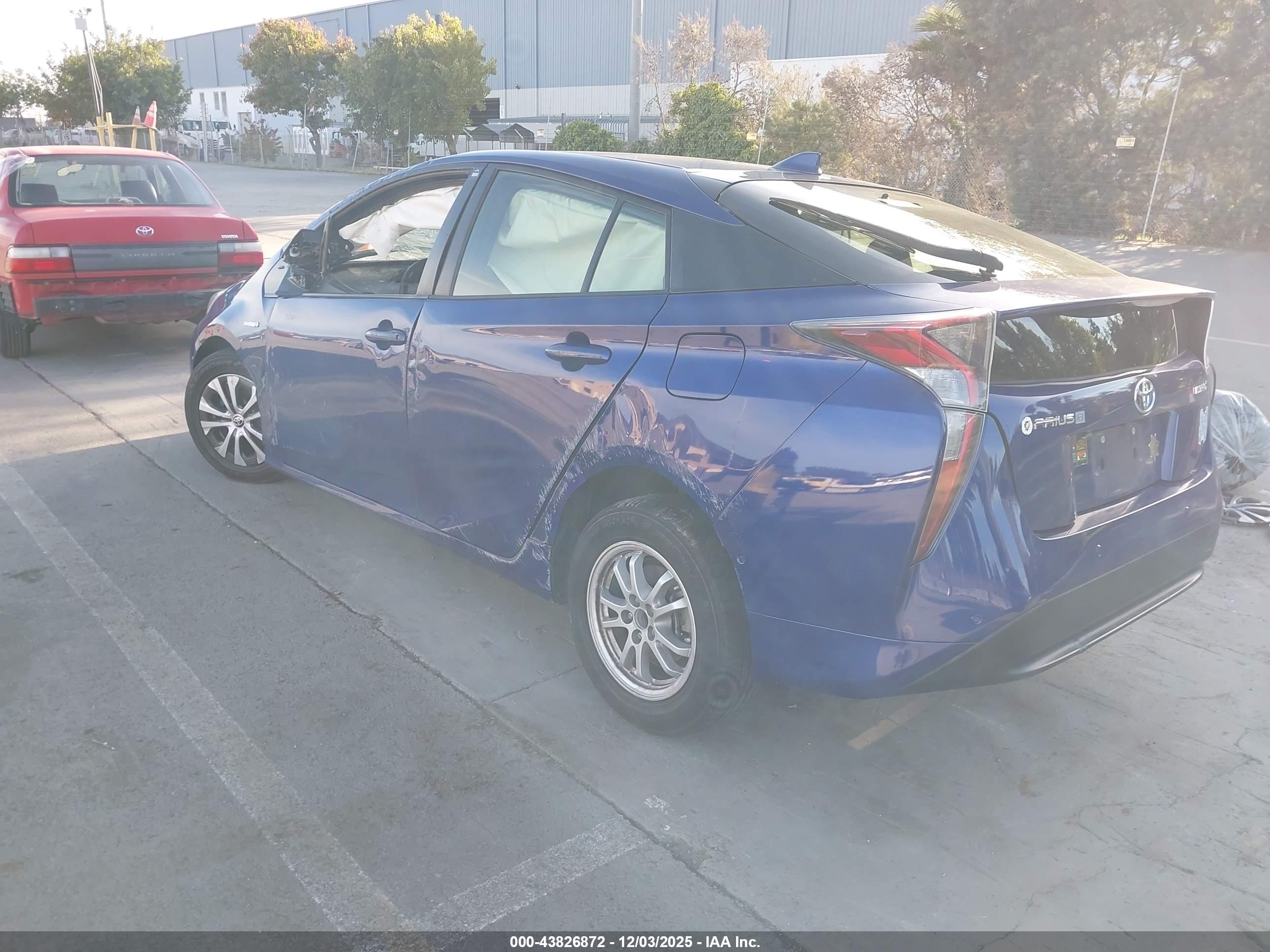 TOYOTA PRIUS image 3