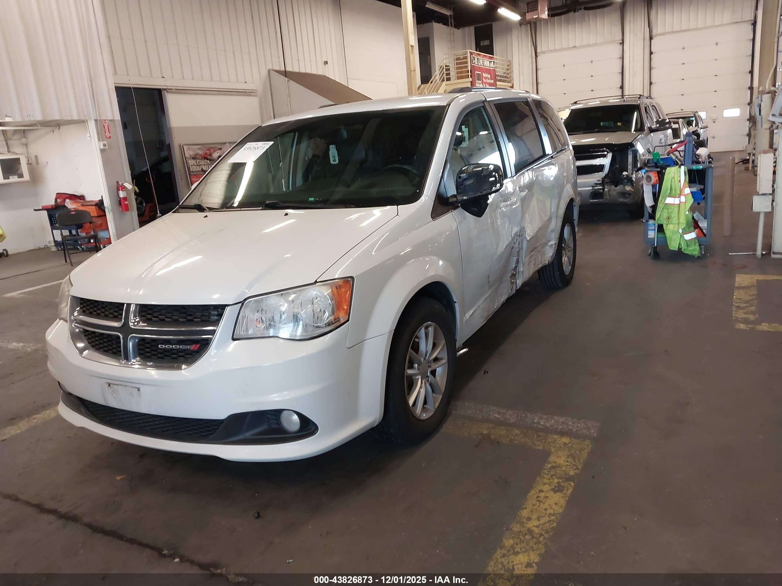 DODGE GRAND image 2