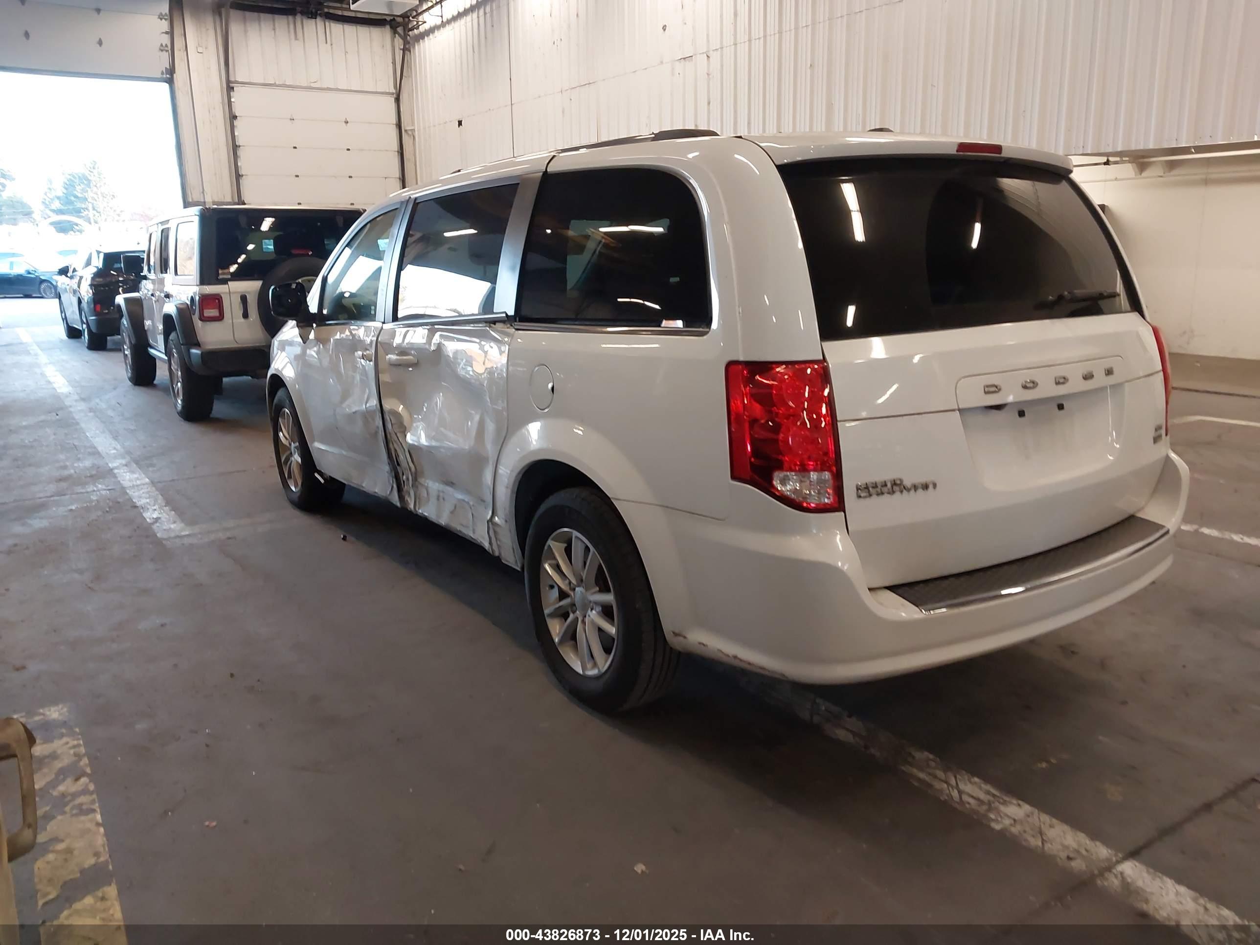 DODGE GRAND image 3