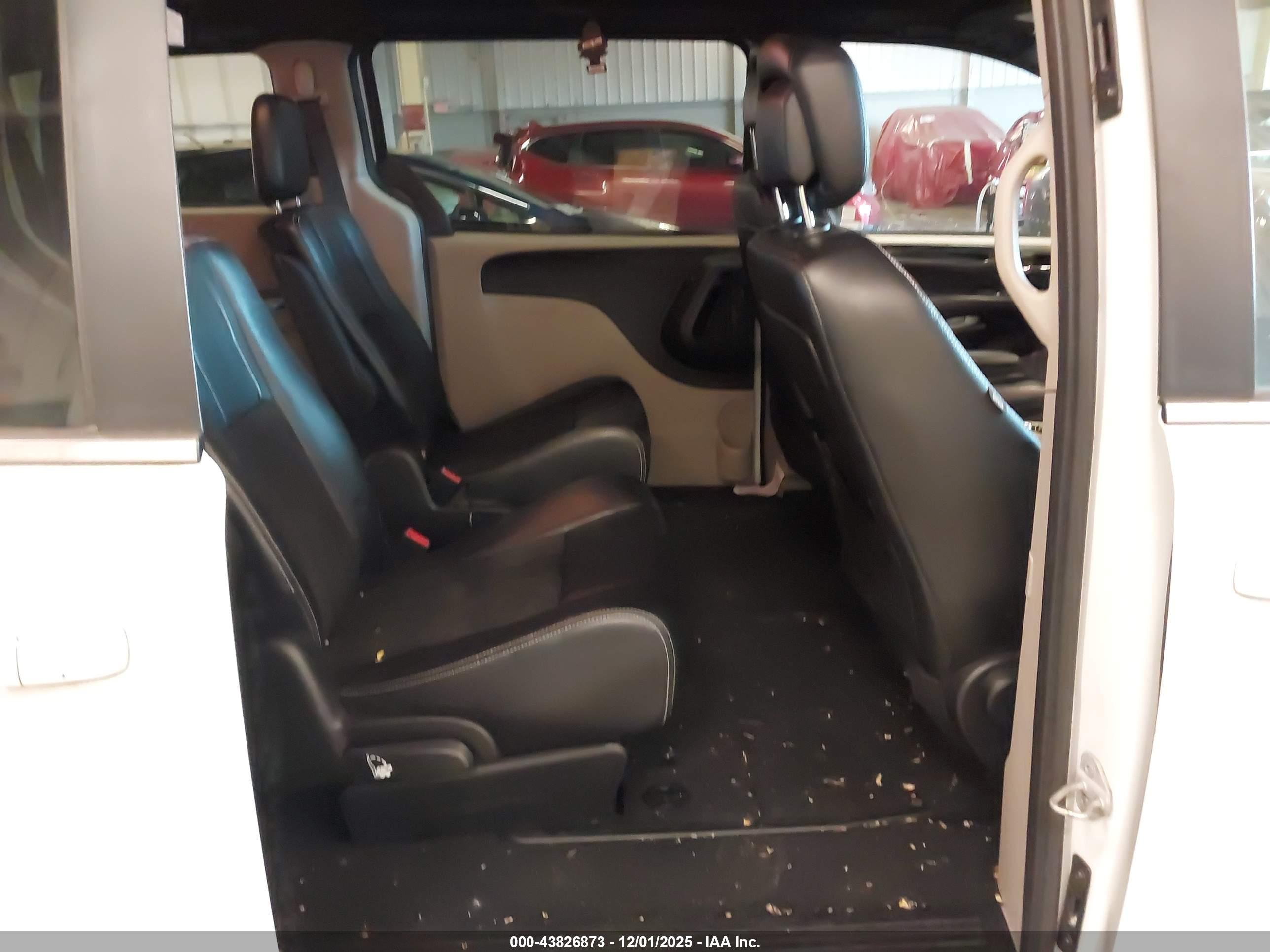 DODGE GRAND image 8
