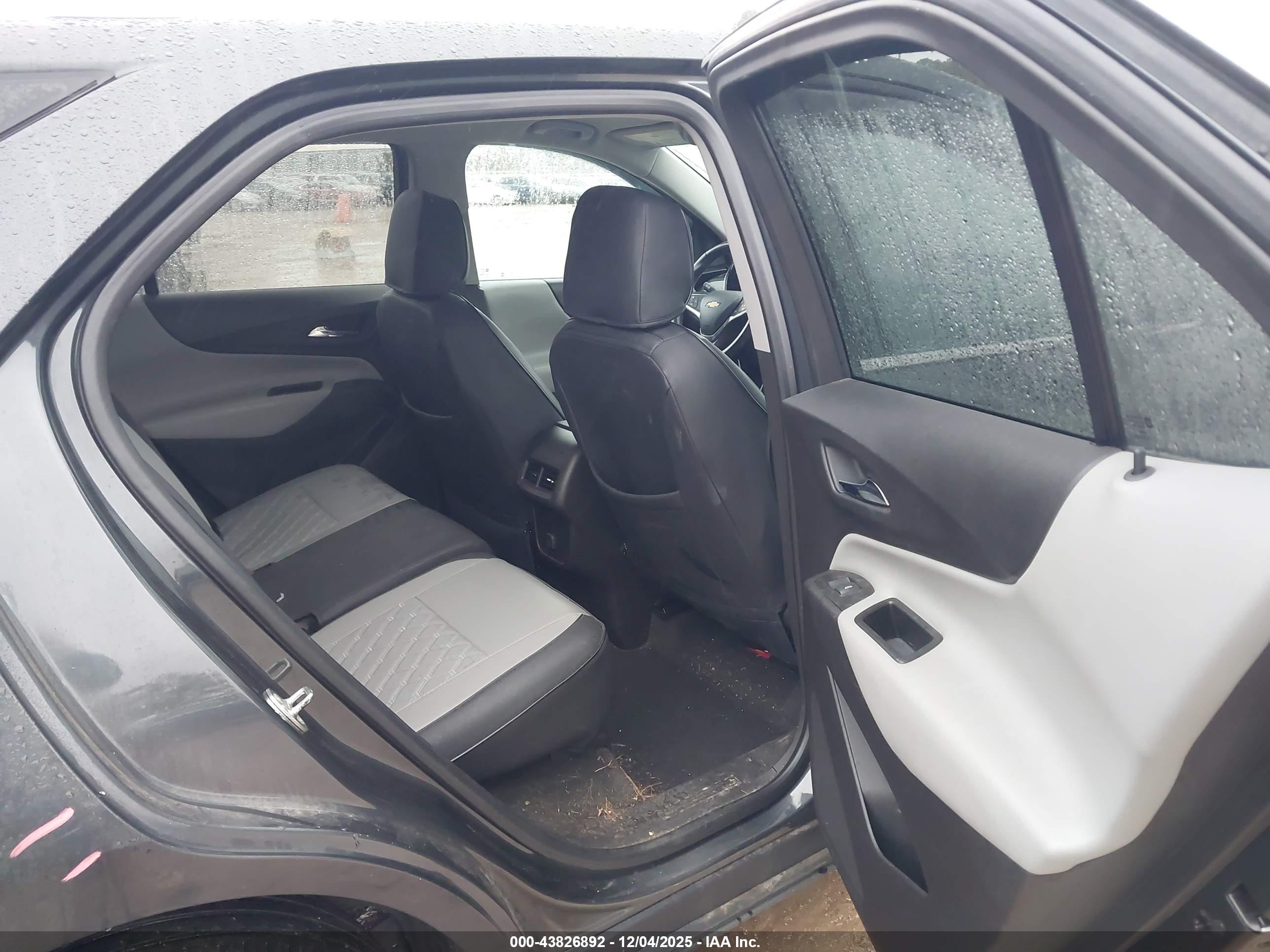 CHEVROLET EQUINOX image 8