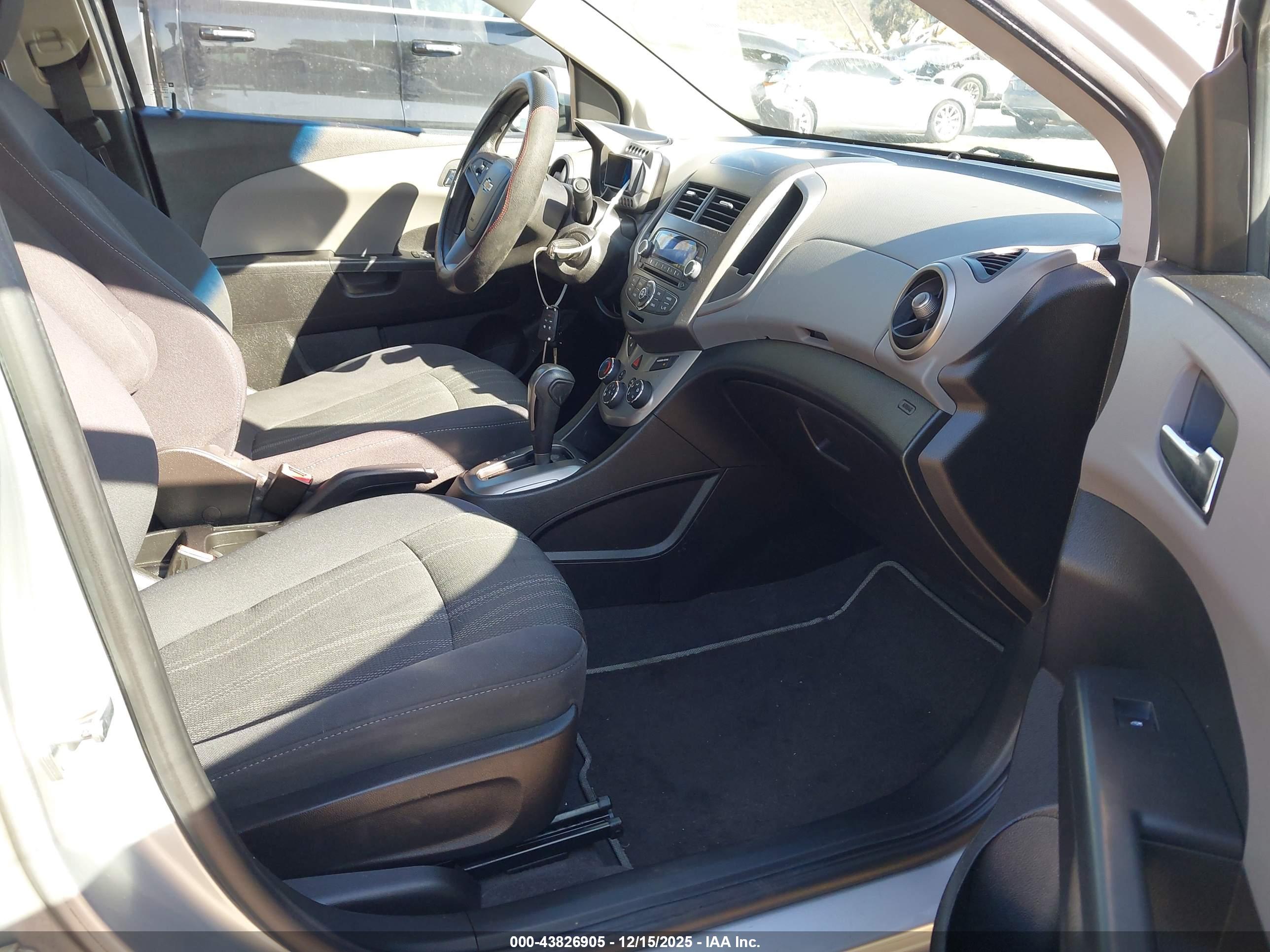 CHEVROLET SONIC image 5
