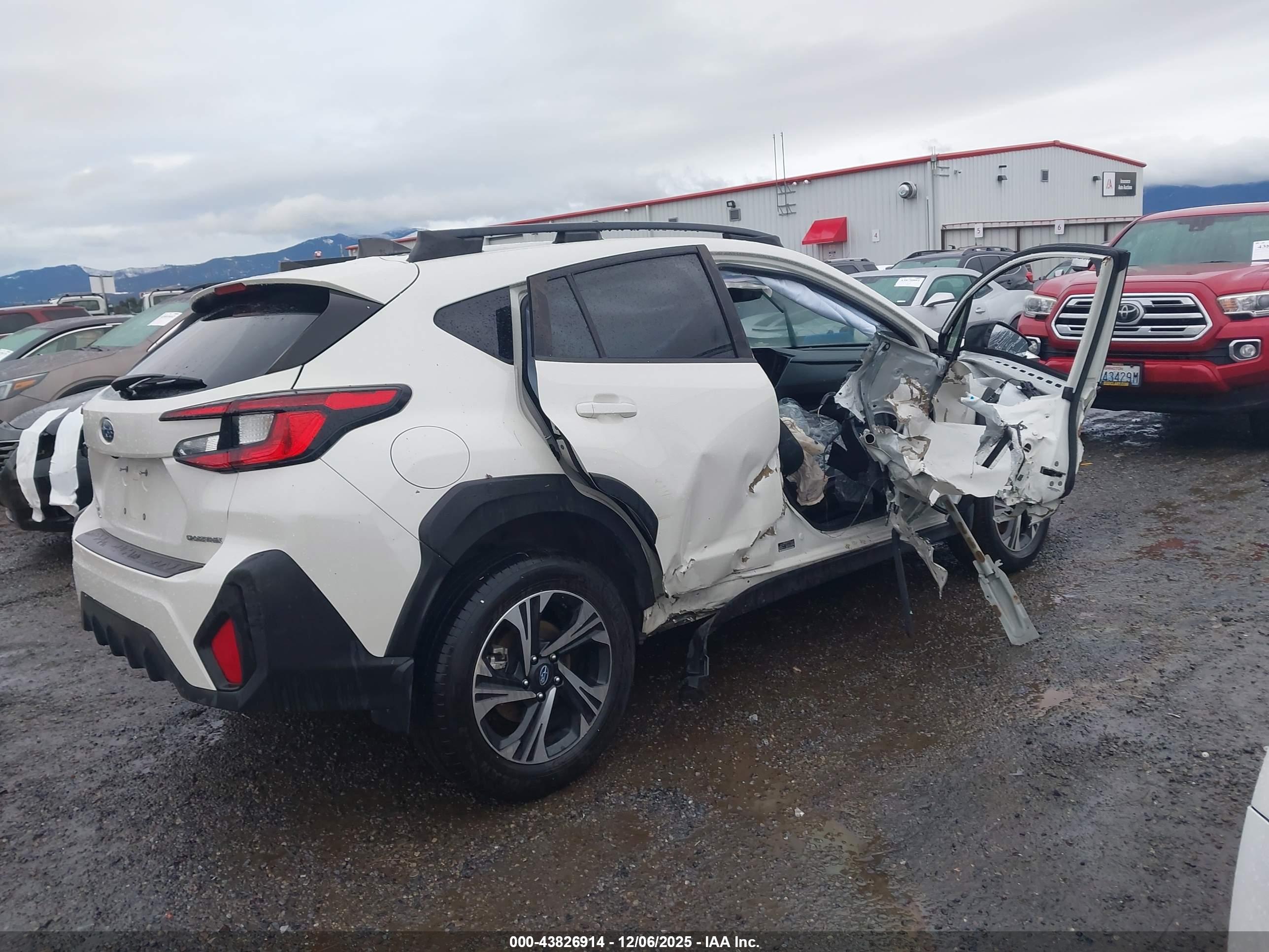 SUBARU CROSSTREK image 4