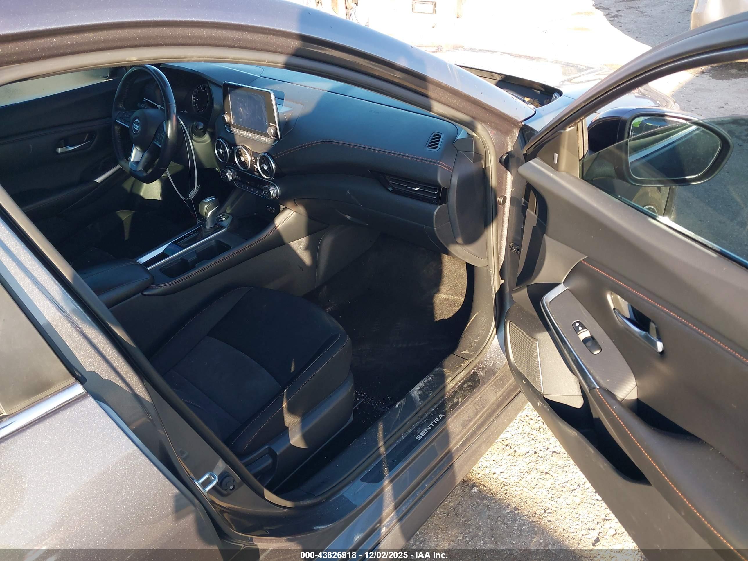 NISSAN SENTRA image 5