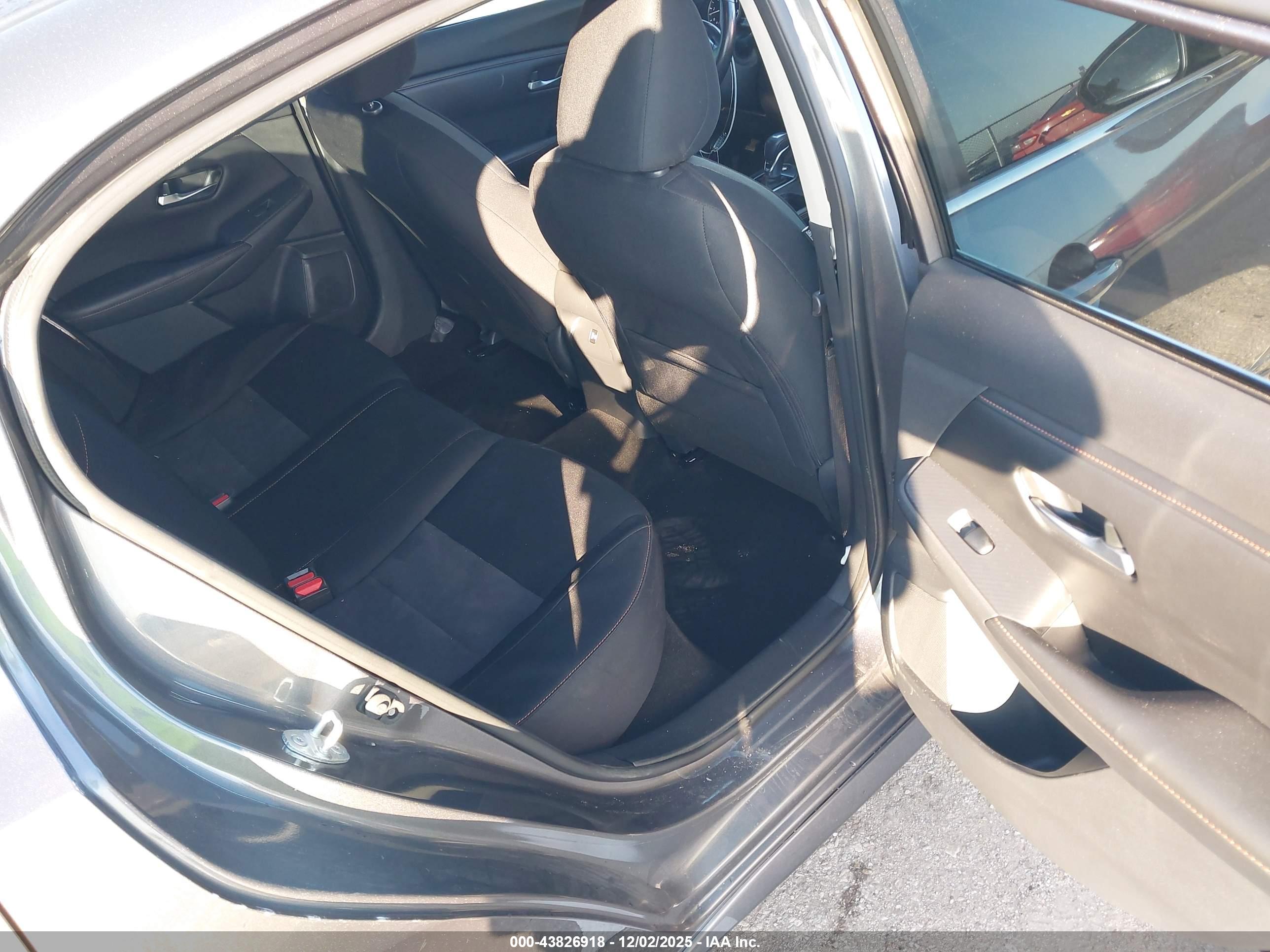 NISSAN SENTRA image 8