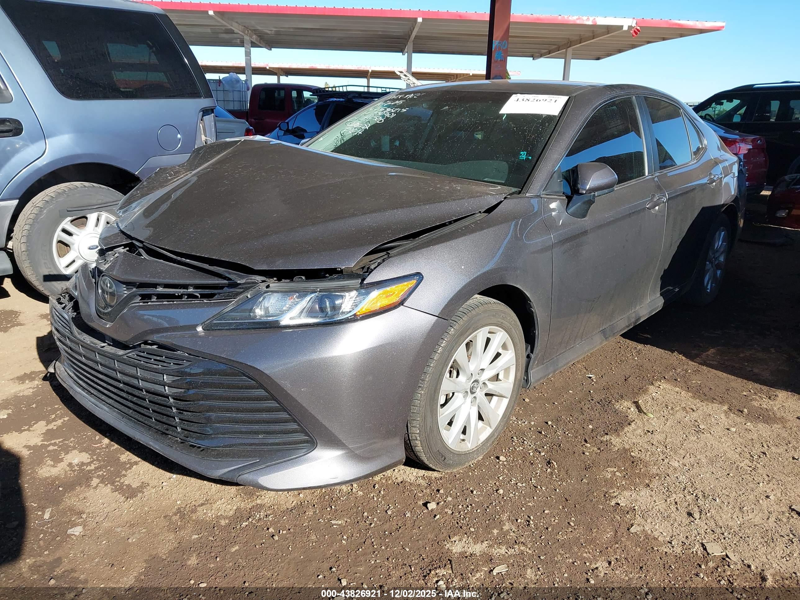 TOYOTA CAMRY image 2
