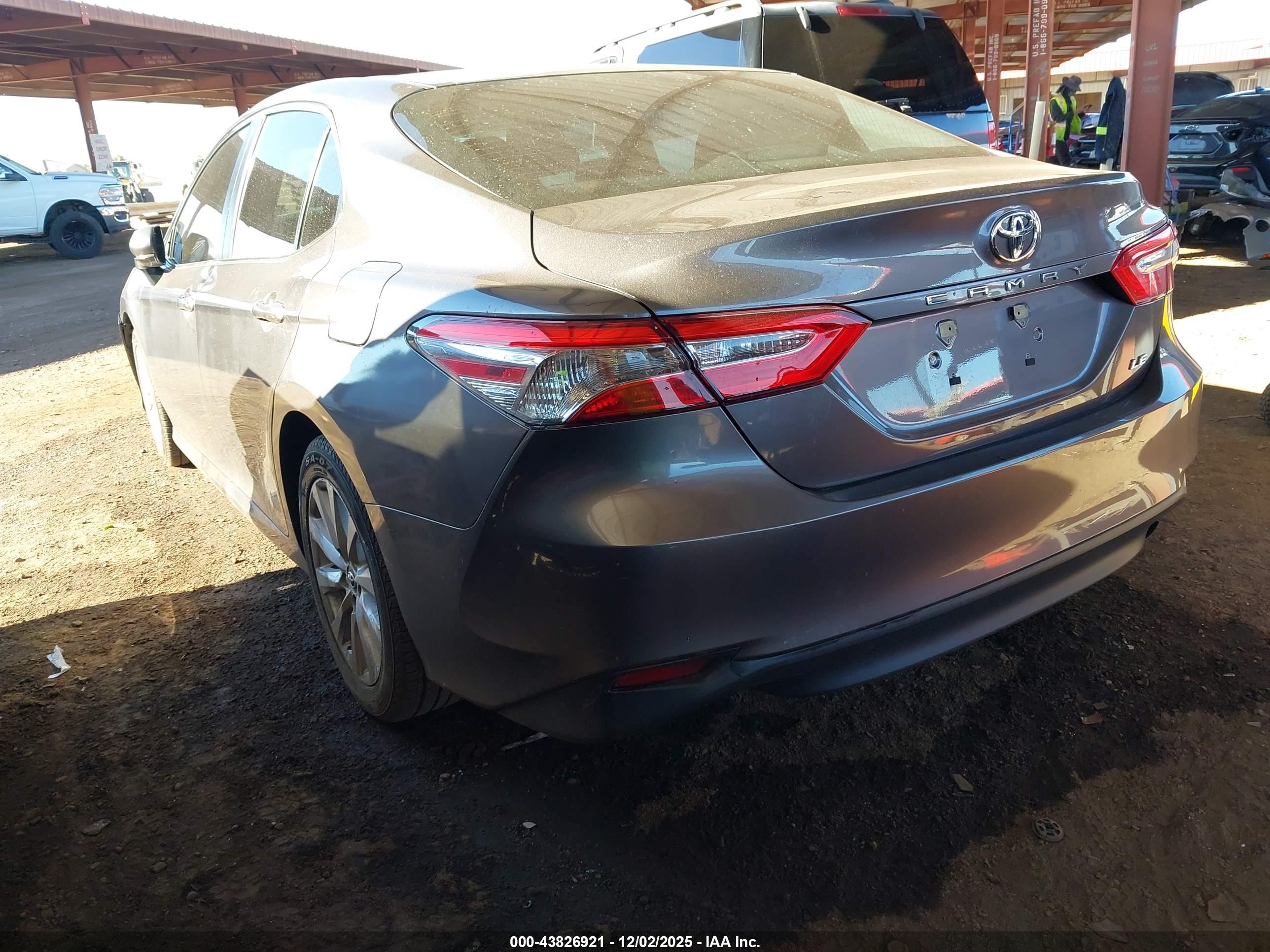 TOYOTA CAMRY image 3